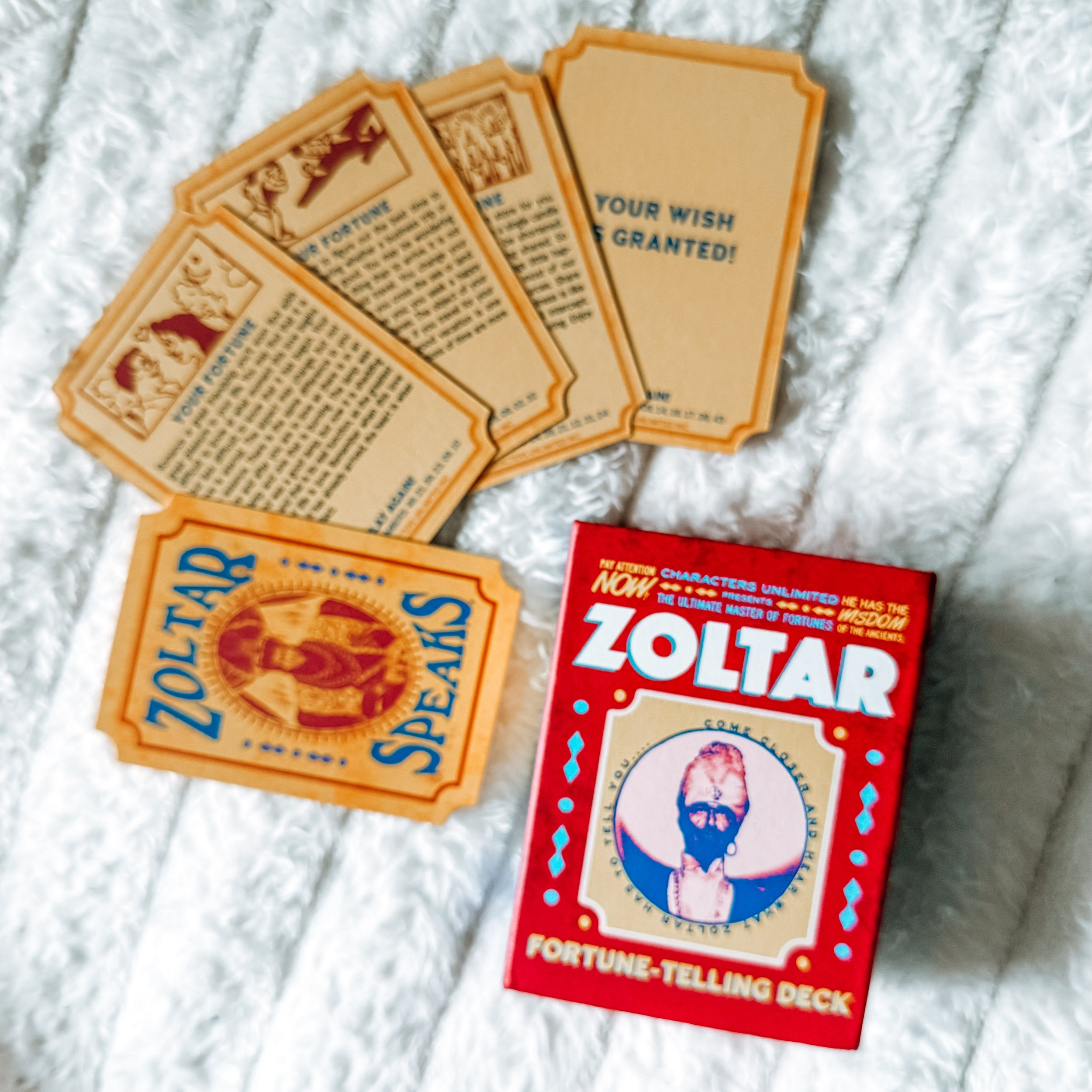 My beta readers will understand why I needed to own these Zoltar cards 🫶🏻 draw that heart card loves. This is gonna be fun.

#indieauthorsofinstagram #seattle #pnw #zoltar #fortunetelling