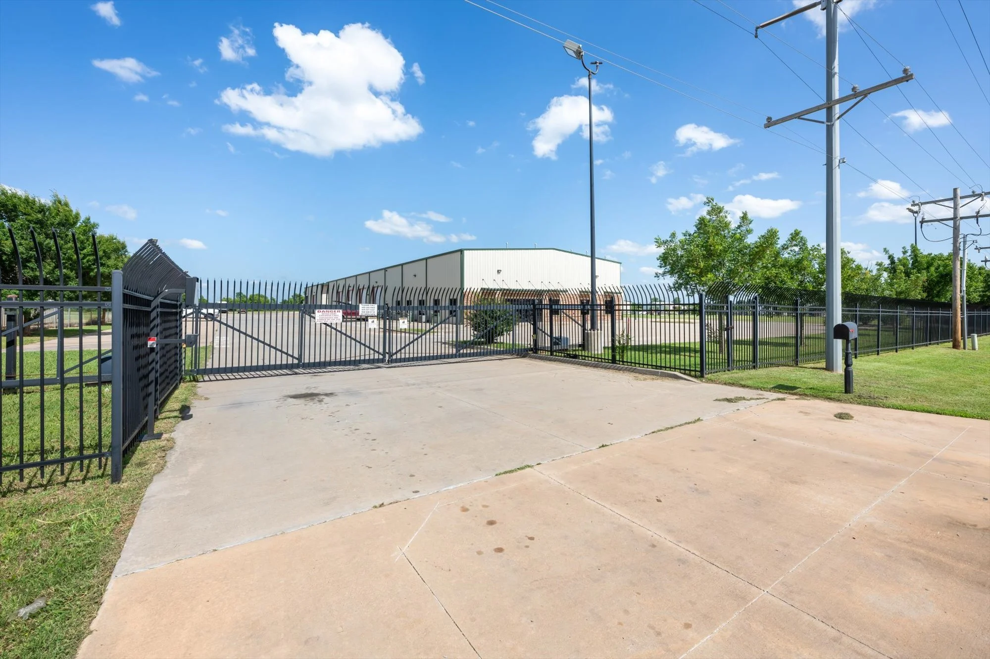 Moore Oklahoma Industrial Building