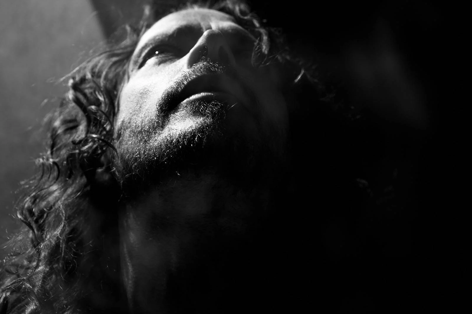 ChrisCornell_7582_f.jpg