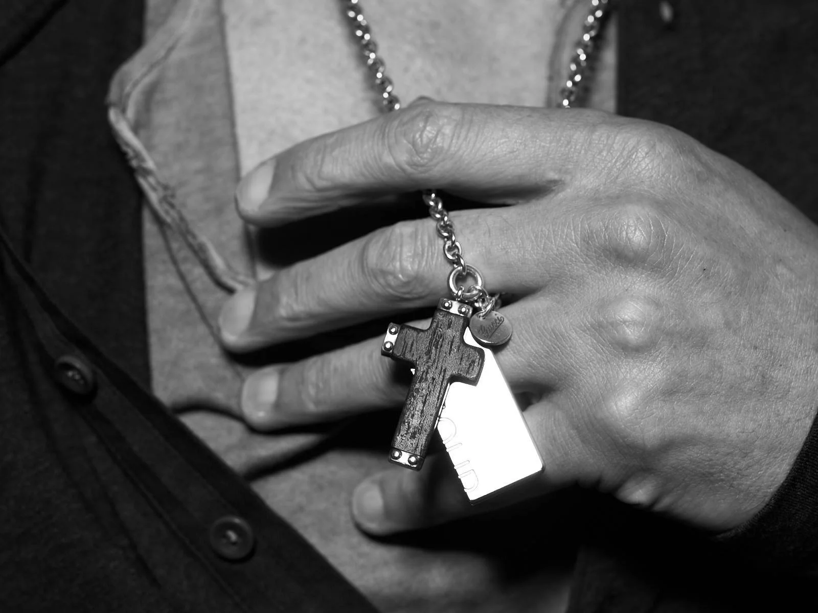 ChrisCornell_167506_f.jpg