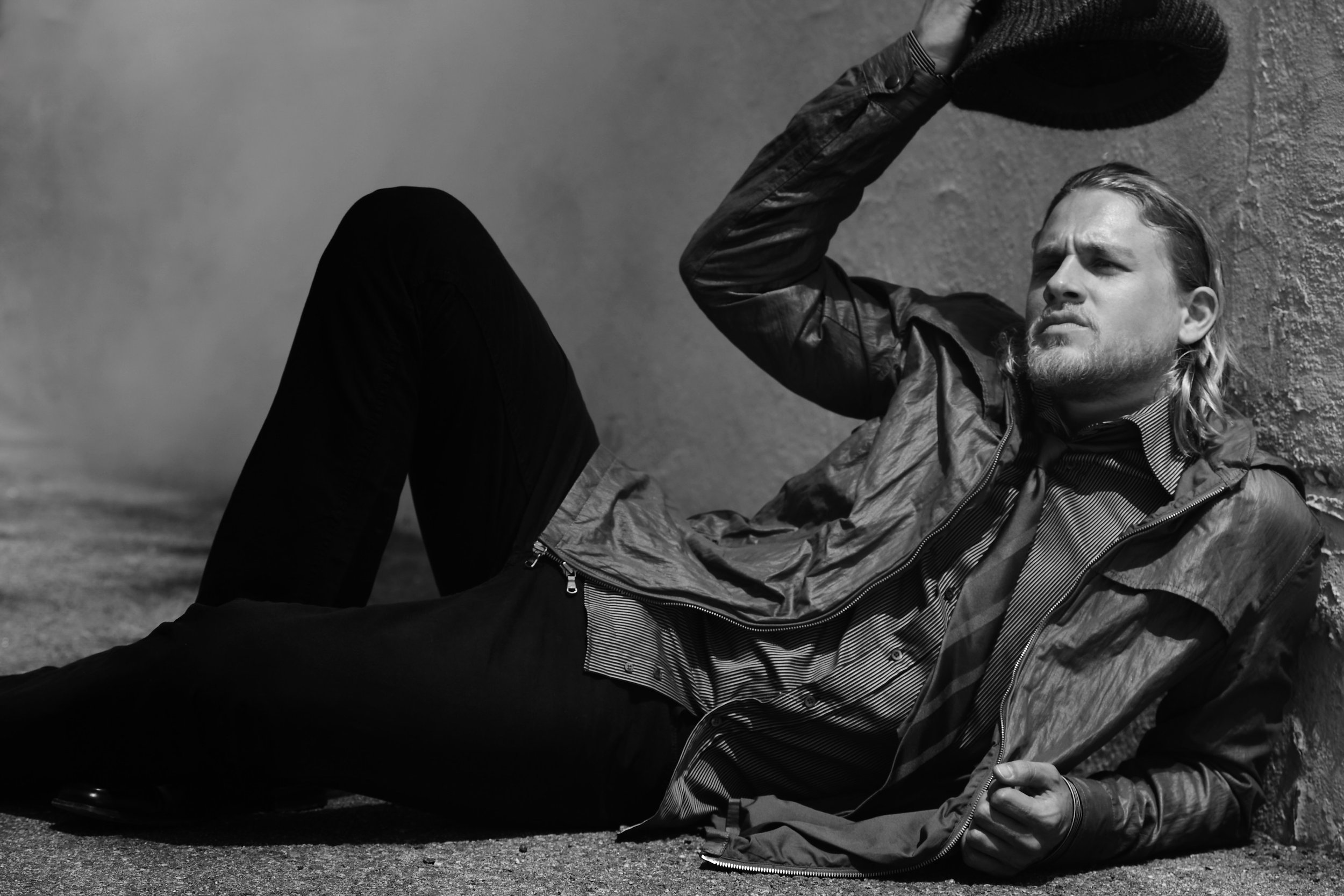 0415_CharlieHunnam_367_f.jpg