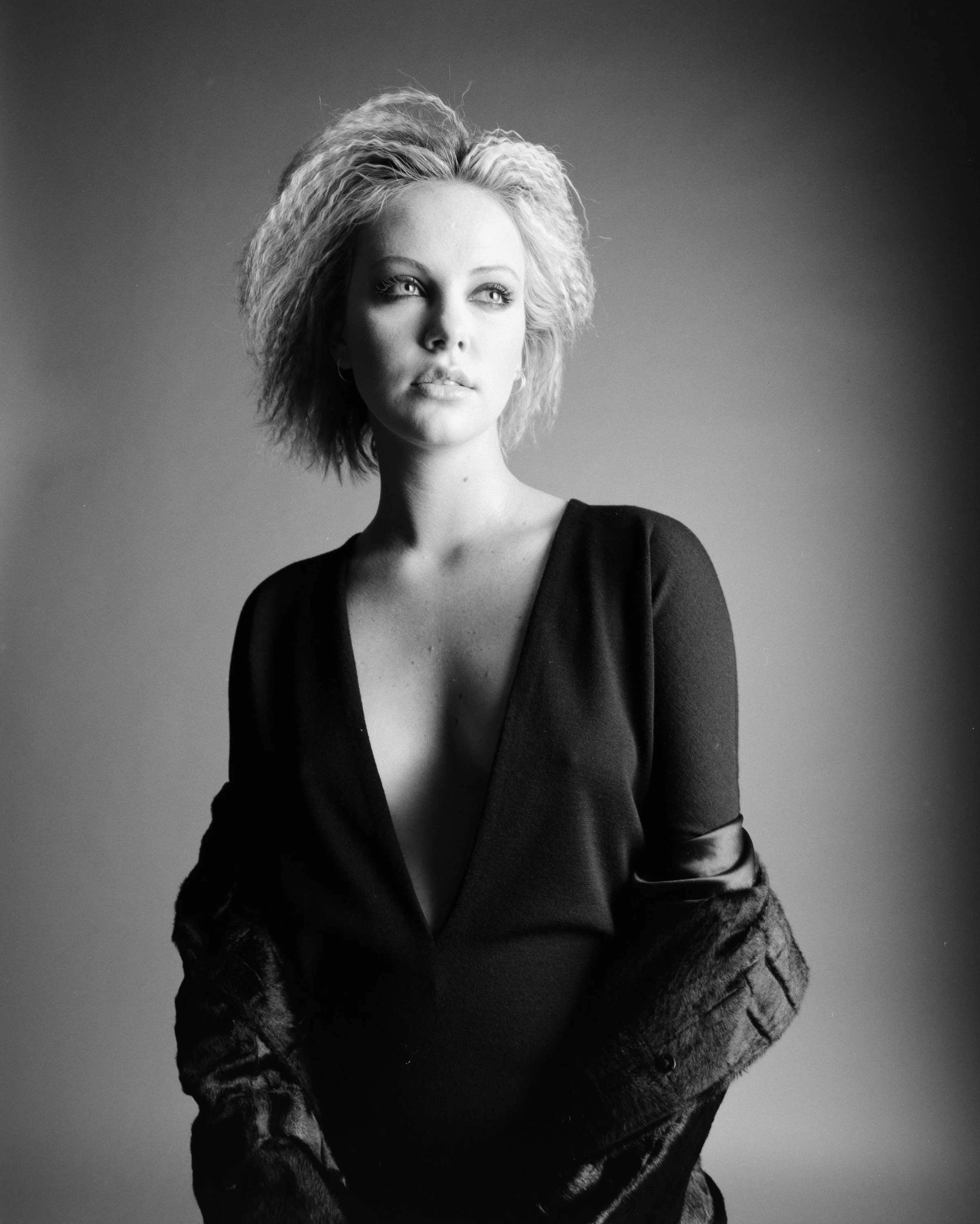 0424_1996-08-02_Charlize-Theron_CS_0006_f.jpg