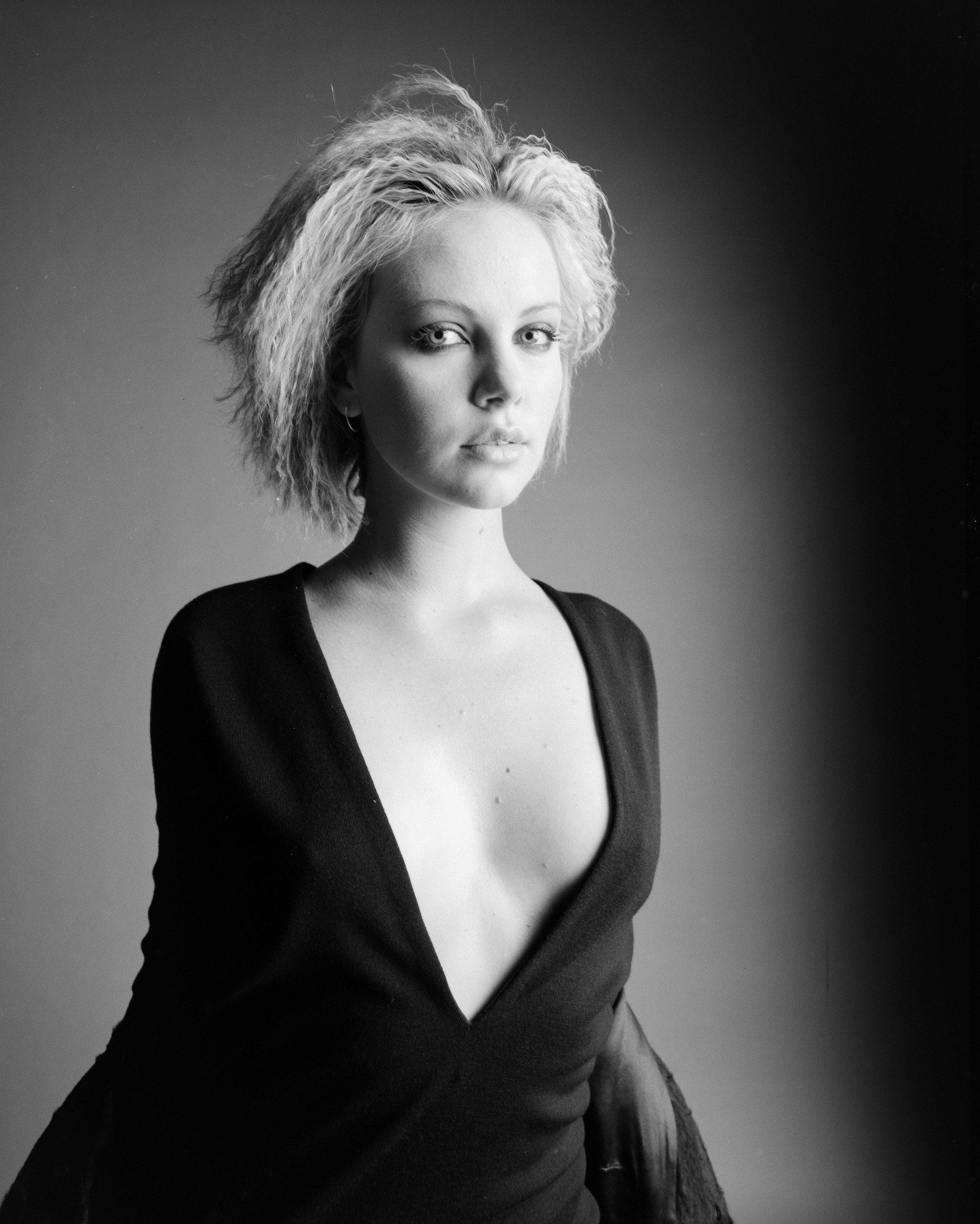 0425_1996-08-02_Charlize-Theron_CS_0007_f.jpg