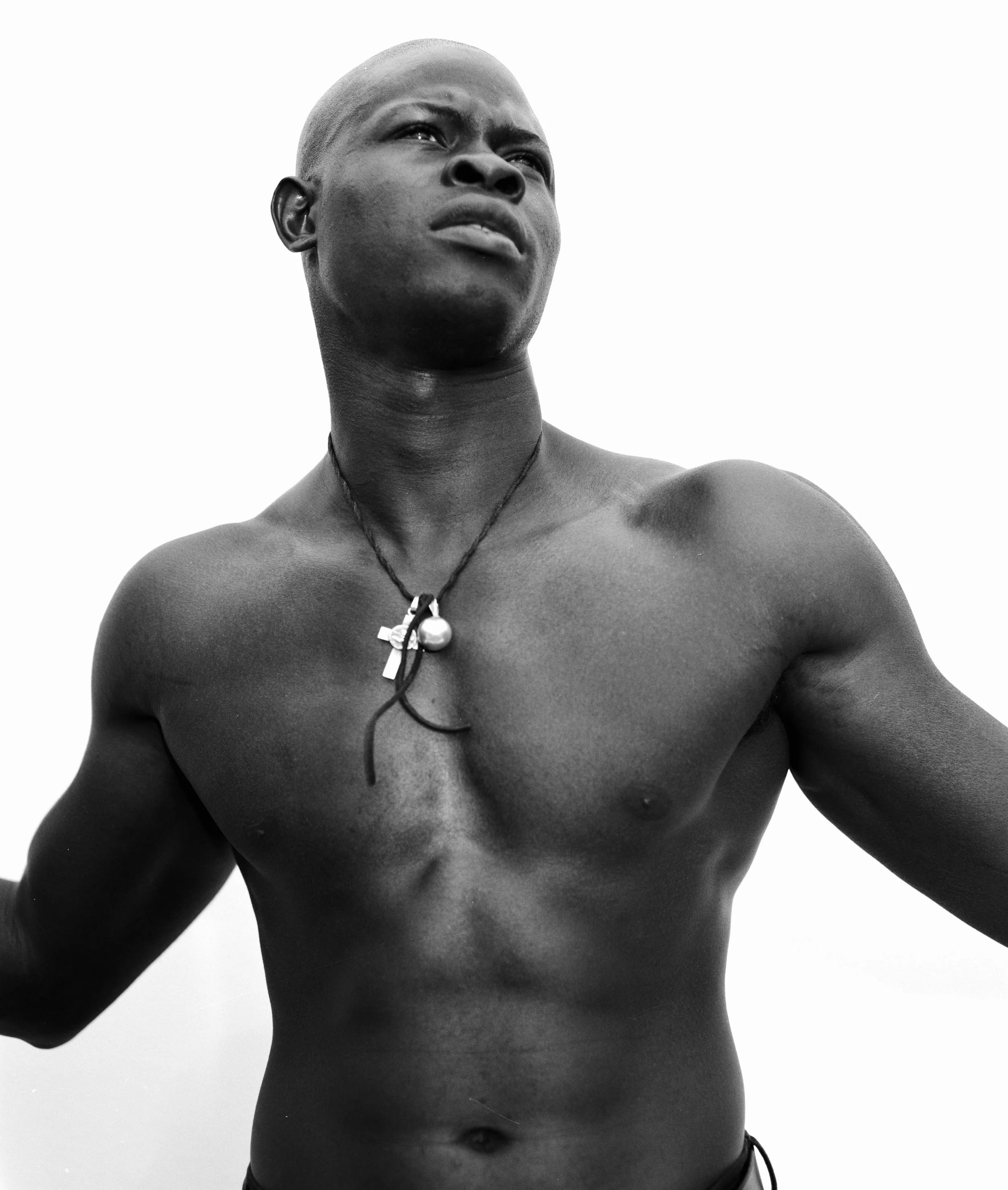 0584_1994-11-11_Djimon-Hounsou-Tyra-Banks_CS_0048_f.jpg