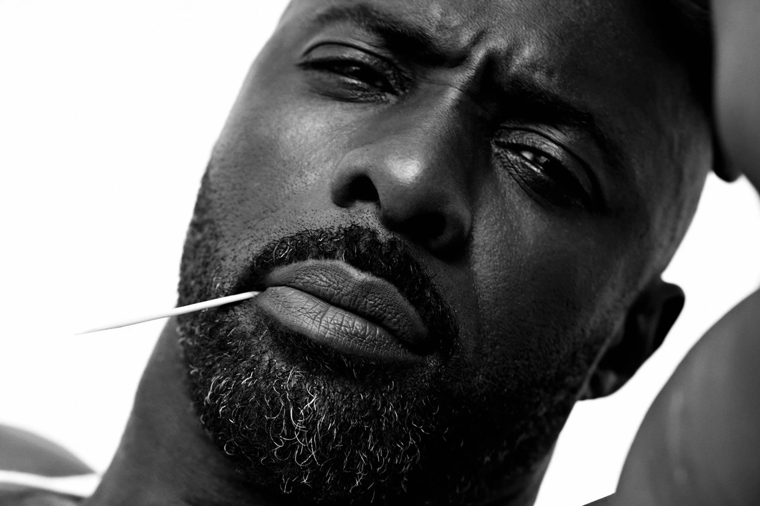 0887_Idris_spread.jpg