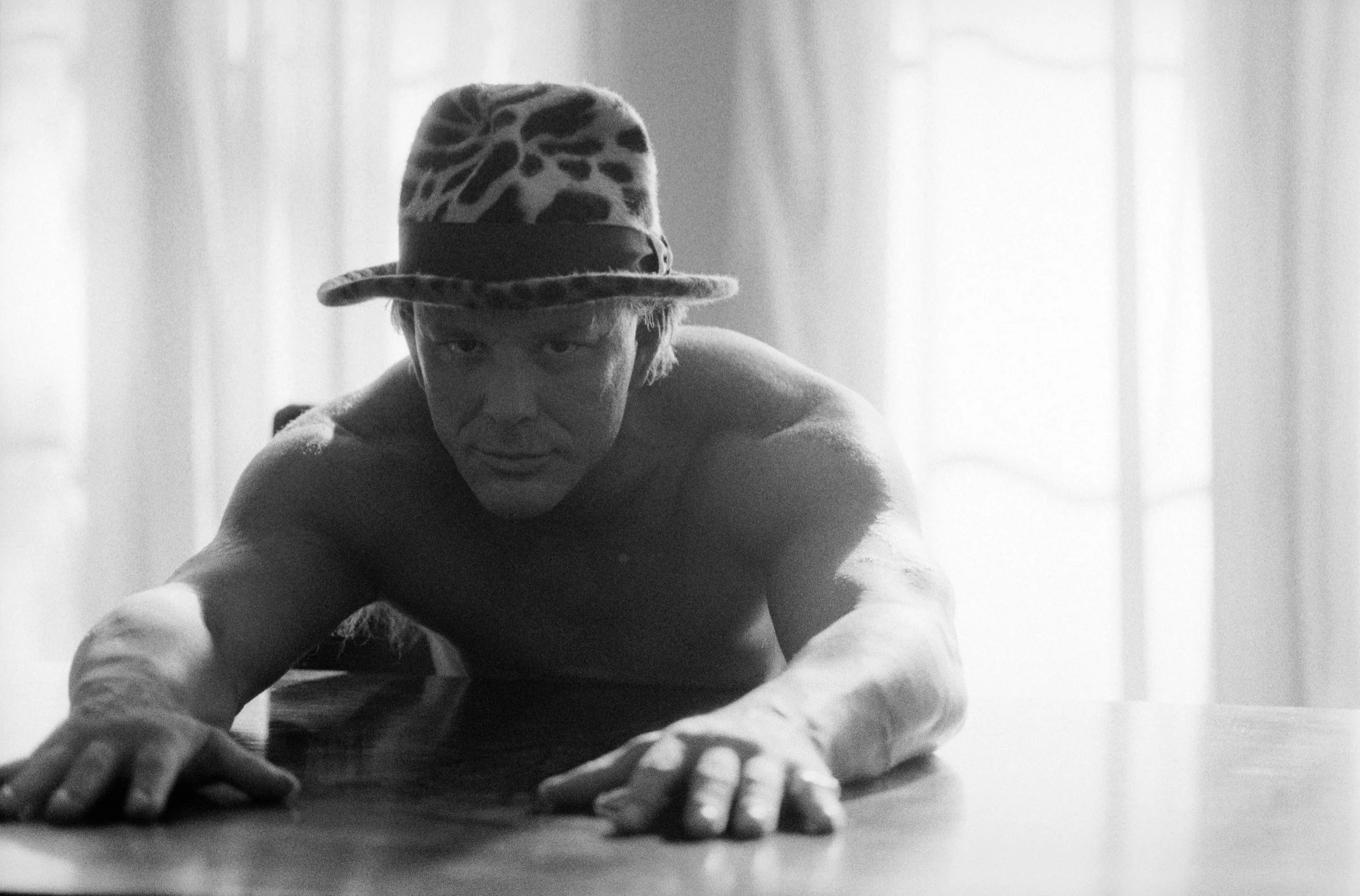 1565_1995-08-01_Mickey-Rourke_CS_0054_f.jpg