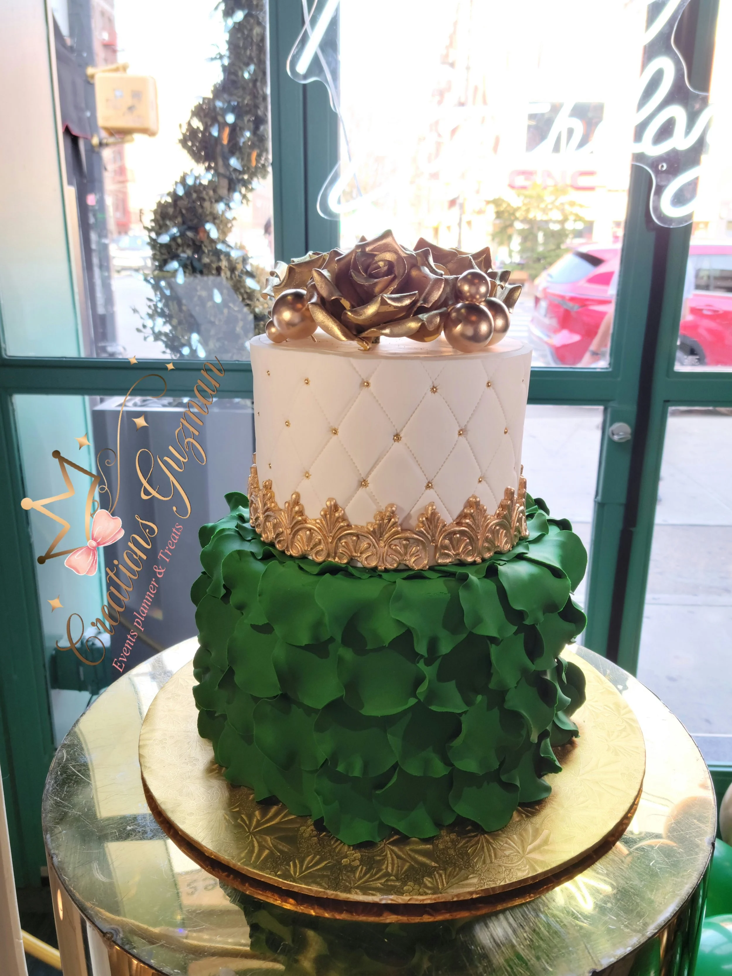 35 people Fondant cake