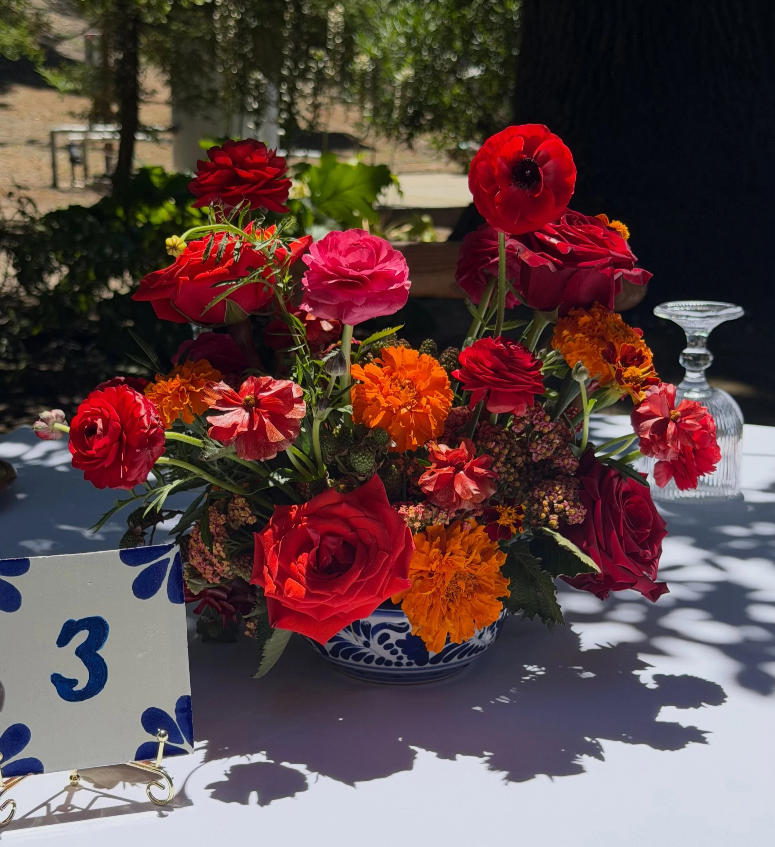 E &amp; A = amor a la mexicana 🔥🧡

A little recap of today&rsquo;s wedding, OBSSESSED with it all! 

Barro, Talavera, &amp; bright colors for a modern Mexican hacienda theme wedding. 

Thank you Emma &amp; Alfonso for trusting me with your dream fl