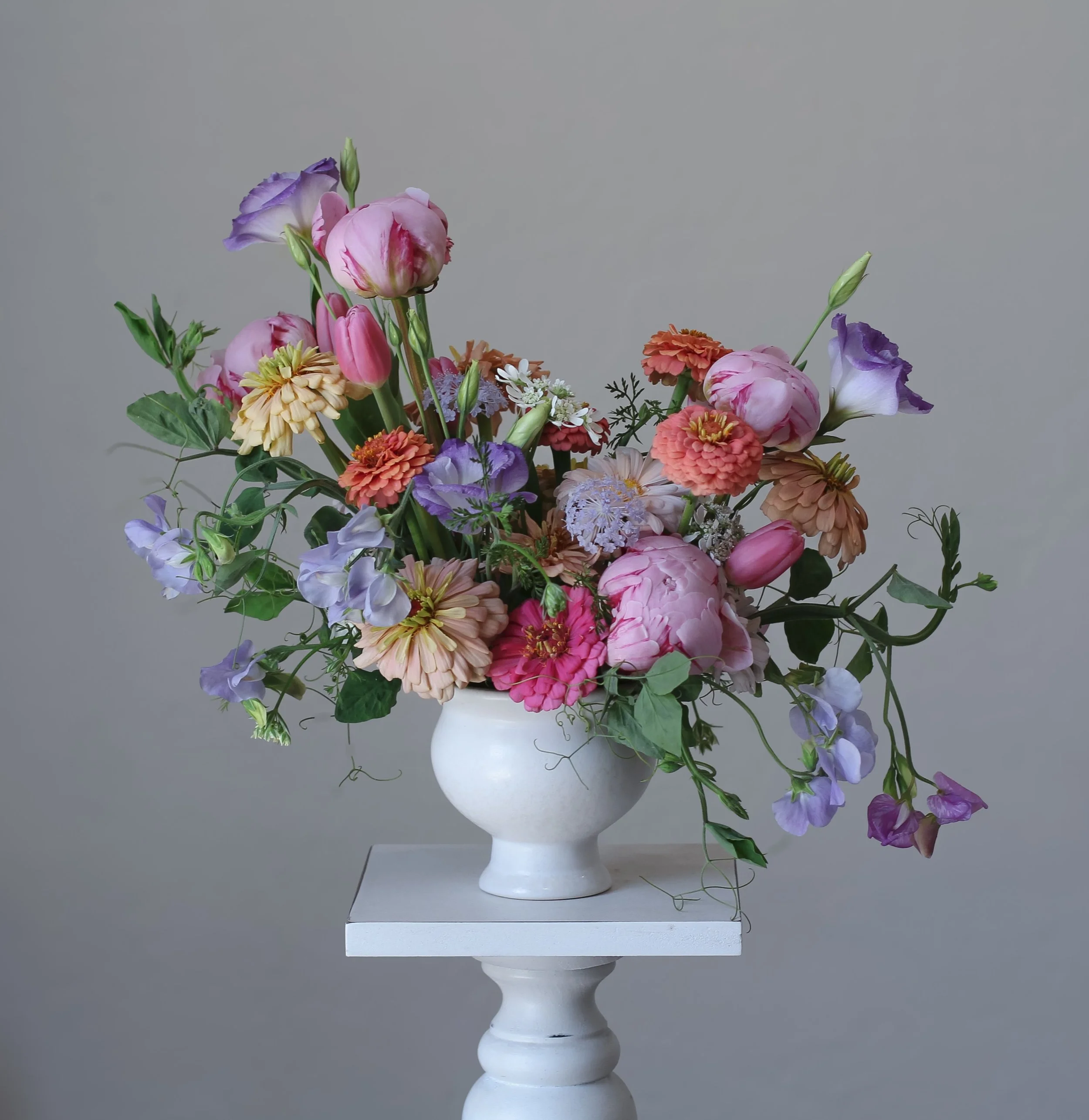 A little late posting this petite beauty.

This Signature arrangement was filled with mostly blooms grown in my own little garden - one of my absolute favorite ways to create. 🩷