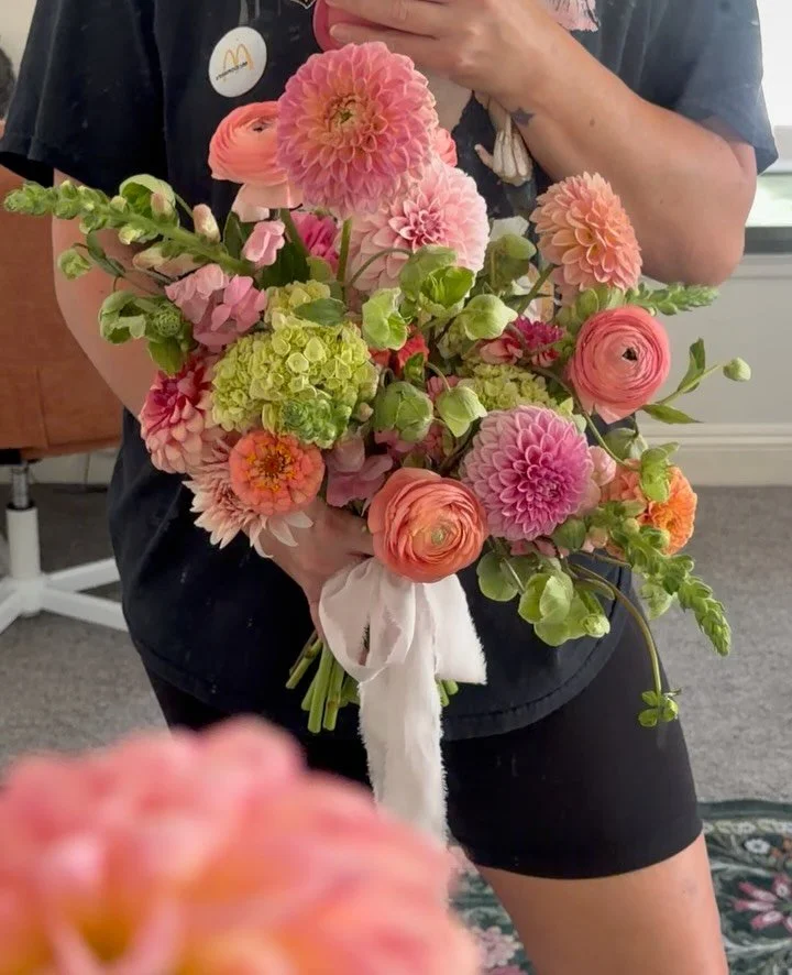 Citrus summer - Los colores del verano 🔥🩷🍊 OBSSESSED with how this came out! For a very beautiful SF city hall wedding 🧡