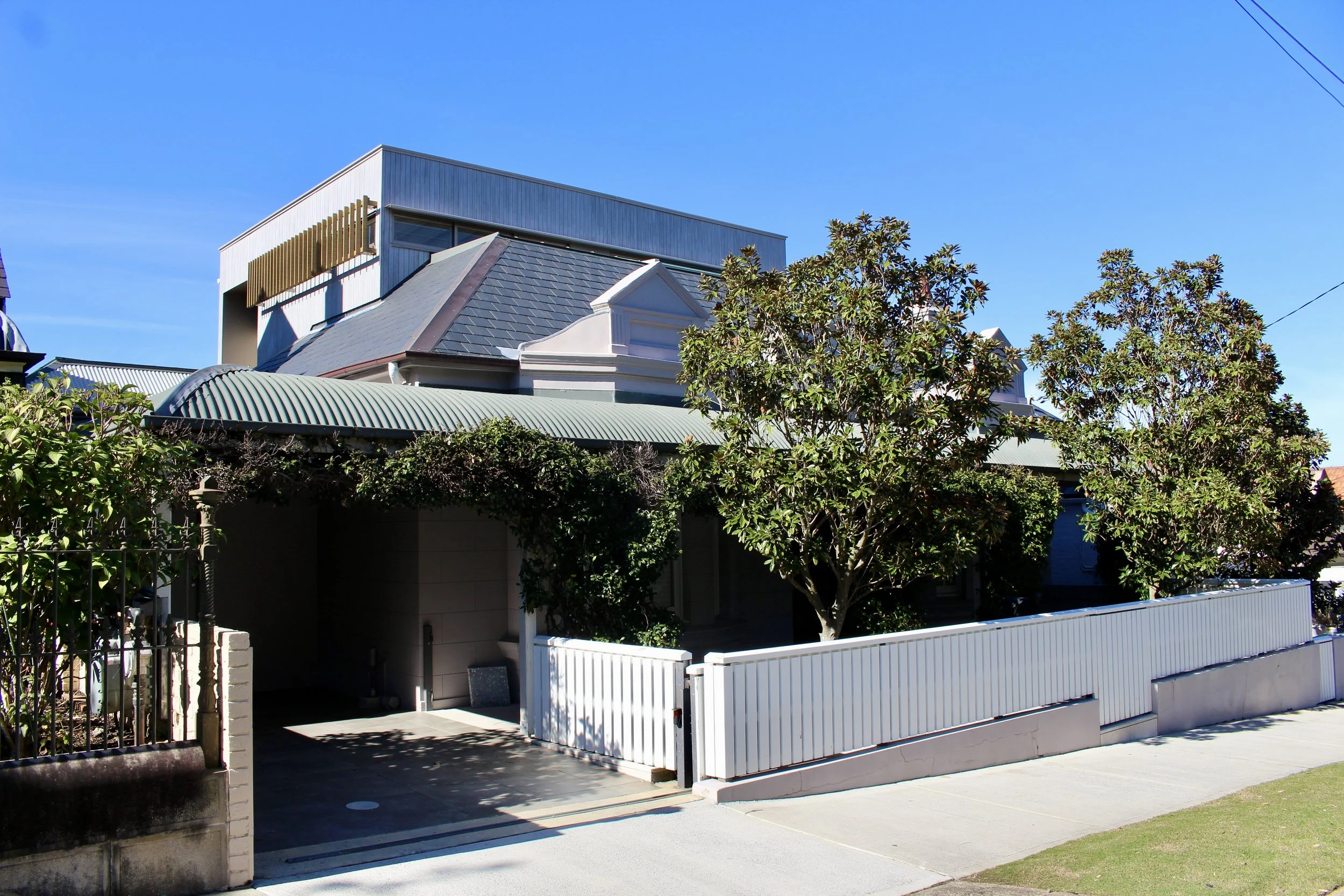 Dinham-constructions-vaucluse-renovation-roofing-roof-deck-fence-renovations-sydney