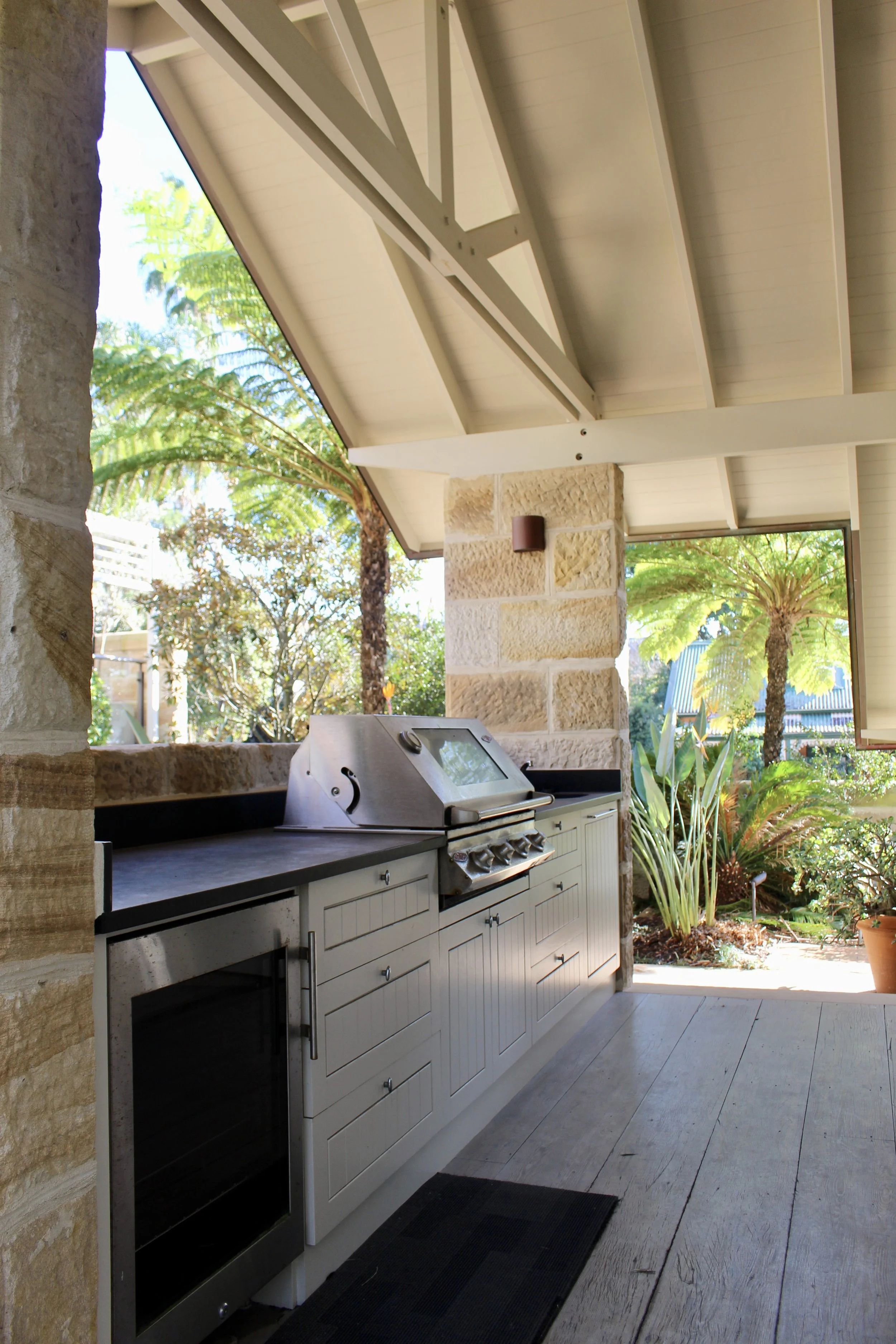 Balmain-project-renovatiom-dinham-constructions-outside-kitchen