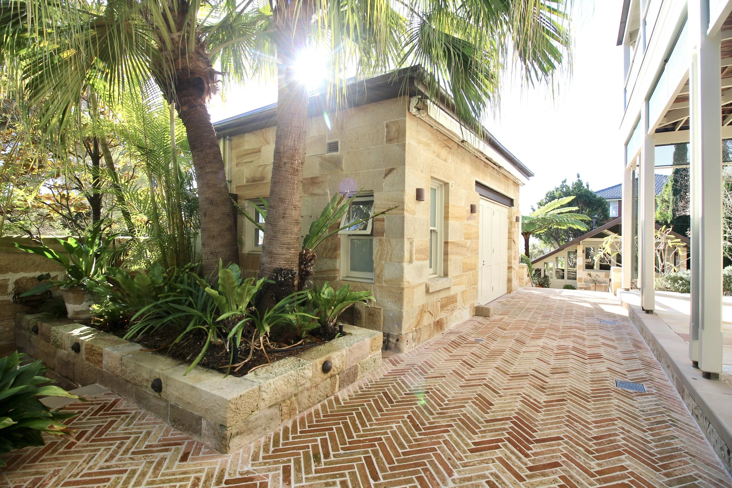 Balmain-buildong-donham-constructions-