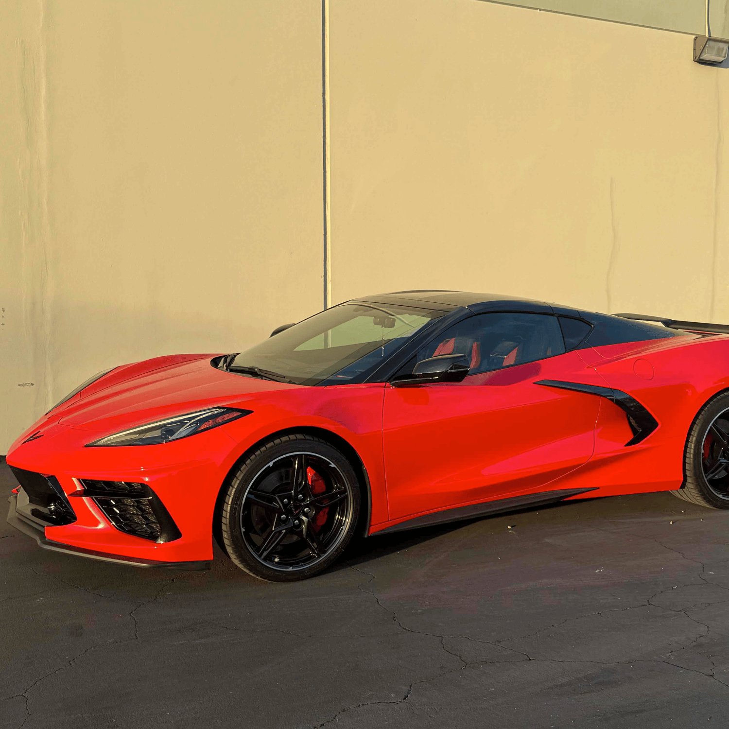 Corvette C8 with full front ppf and custom vinyl roof wrap