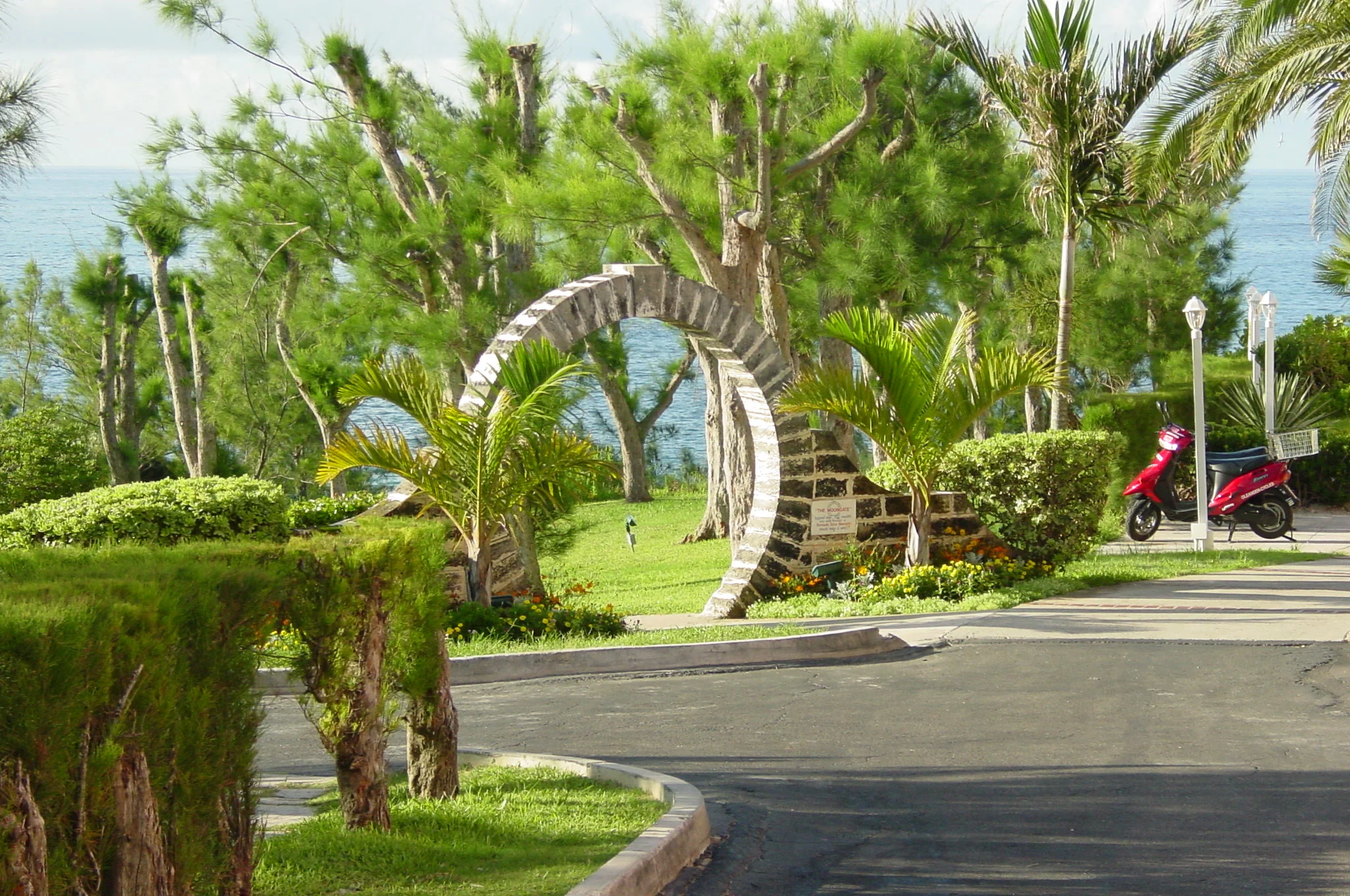 Bermuda_Moongate.JPG