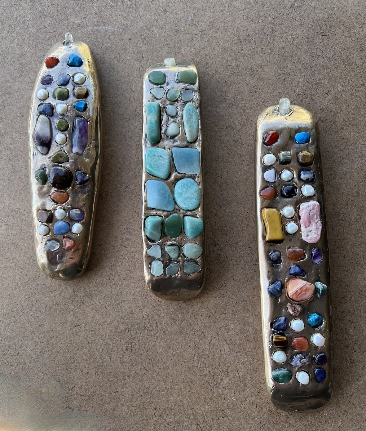 Remotes
Sculptor: Isabella Lepoamo