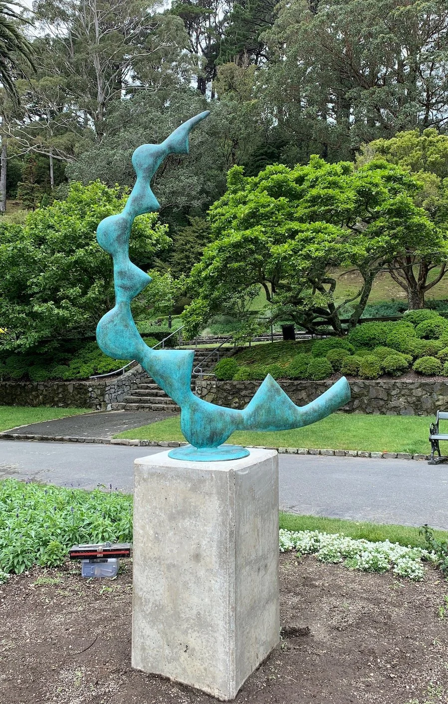 System.
Sculptor: Jonathan Campbell