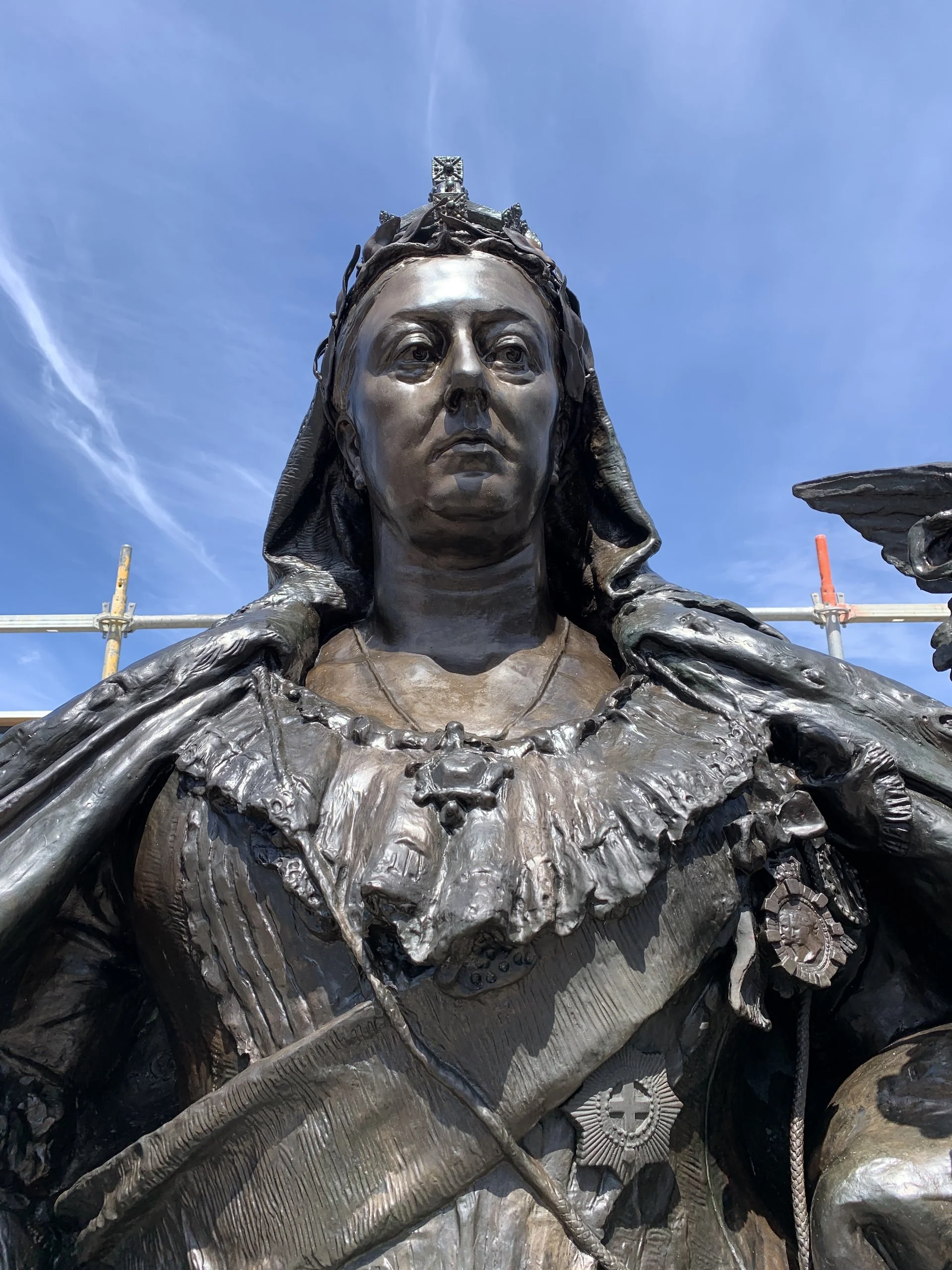 Queen Victoria.
Mid clean