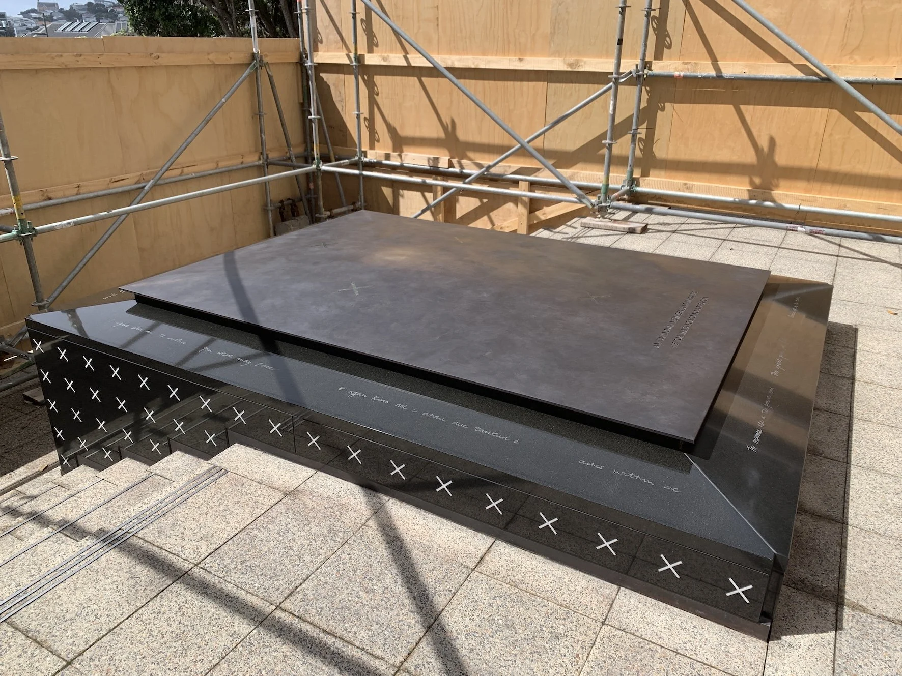 Tomb of the Unknown Warrior.
Sculptor: Kingsley Baird.
Post restoration