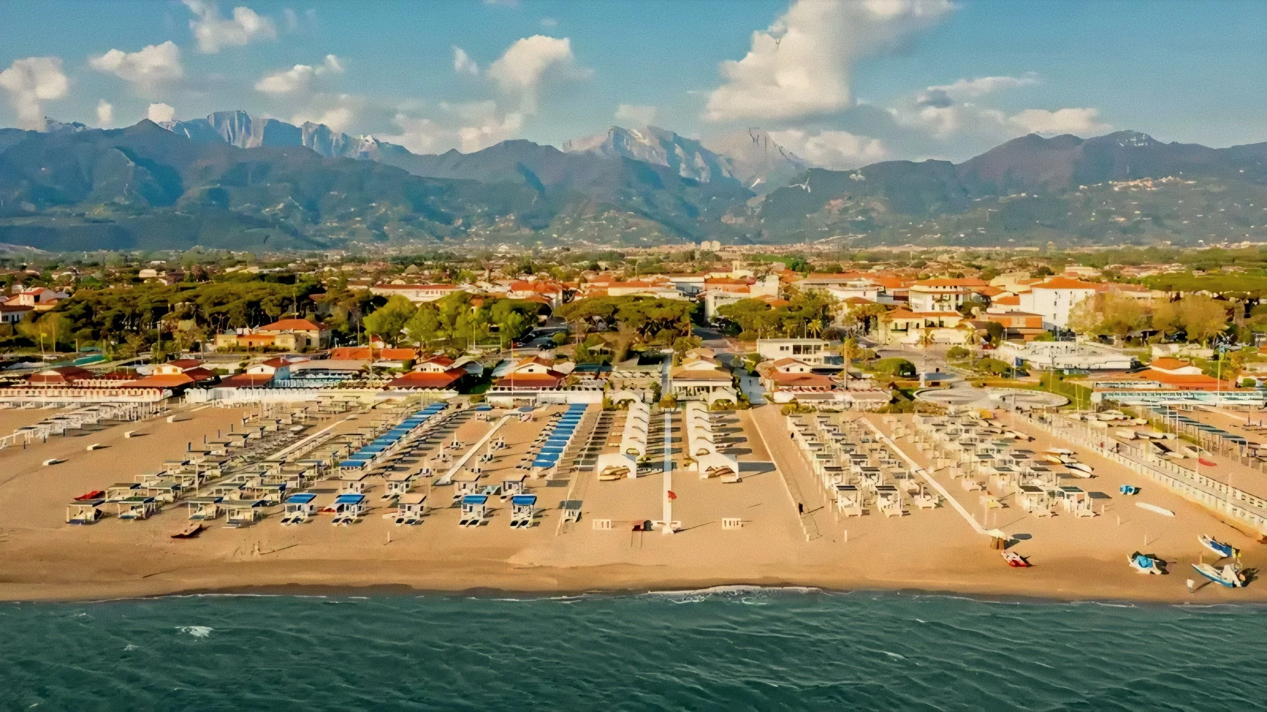 Inside Italy’s Most Reserved Coastal Escape:
Forte dei Marmi