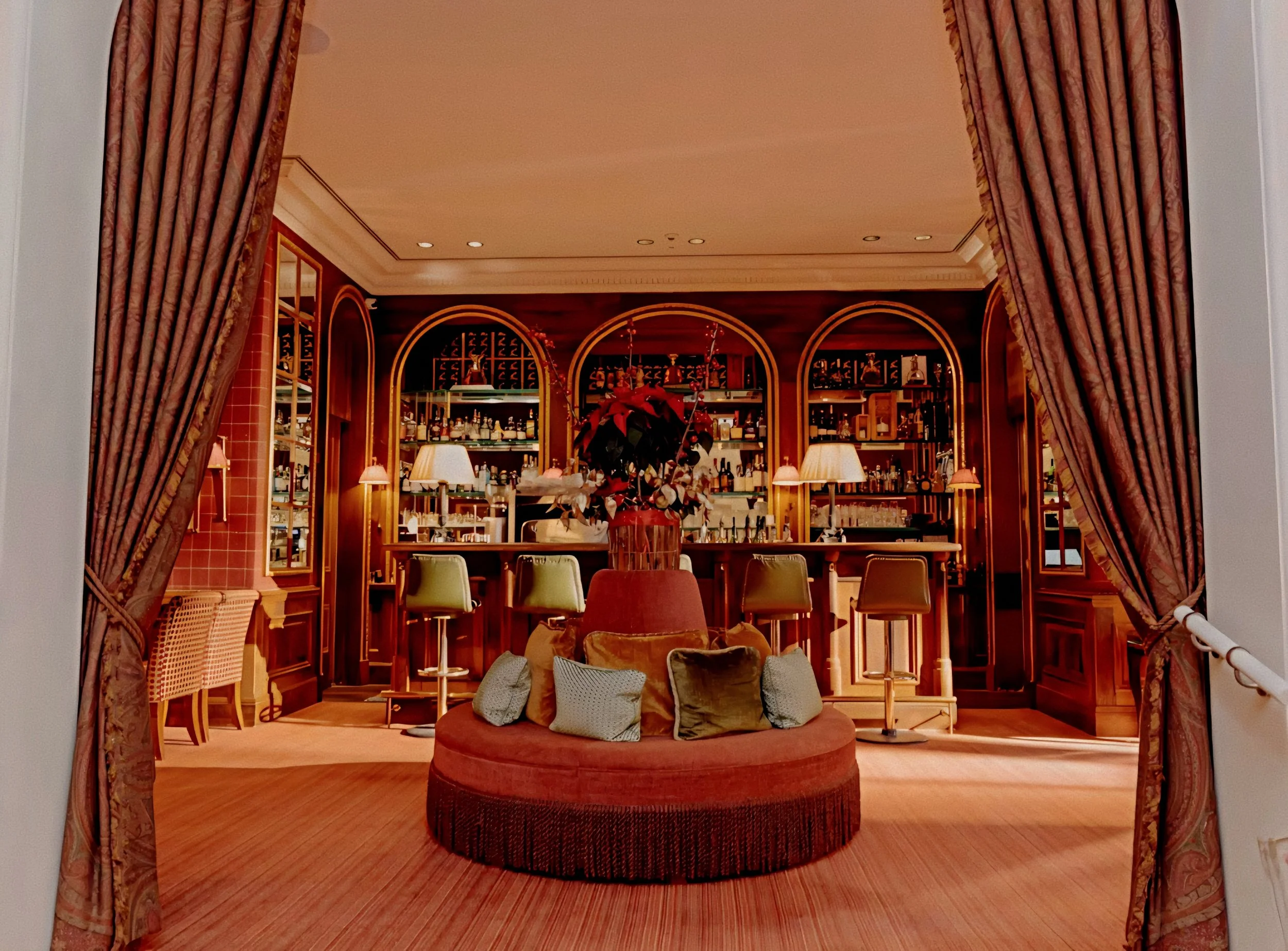 Oleander Bar velvet cocktail lounge at Brenners Park-Hotel & Spa, Lichtentaler Allee, Baden-Baden, Germany.