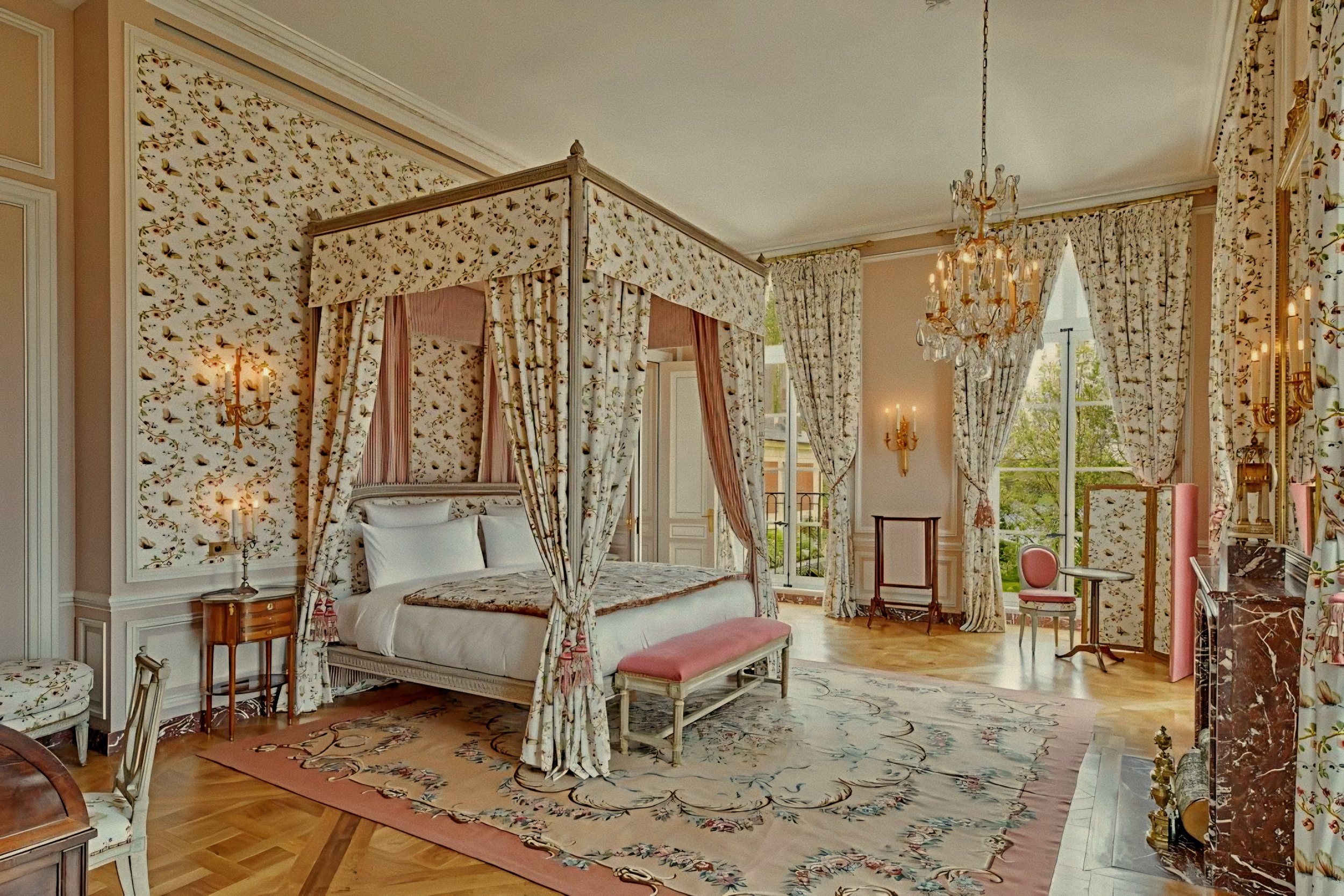 Damask canopy bed and parquet de Versailles suite Airelles Château de Versailles, Le Grand Contrôle, France.