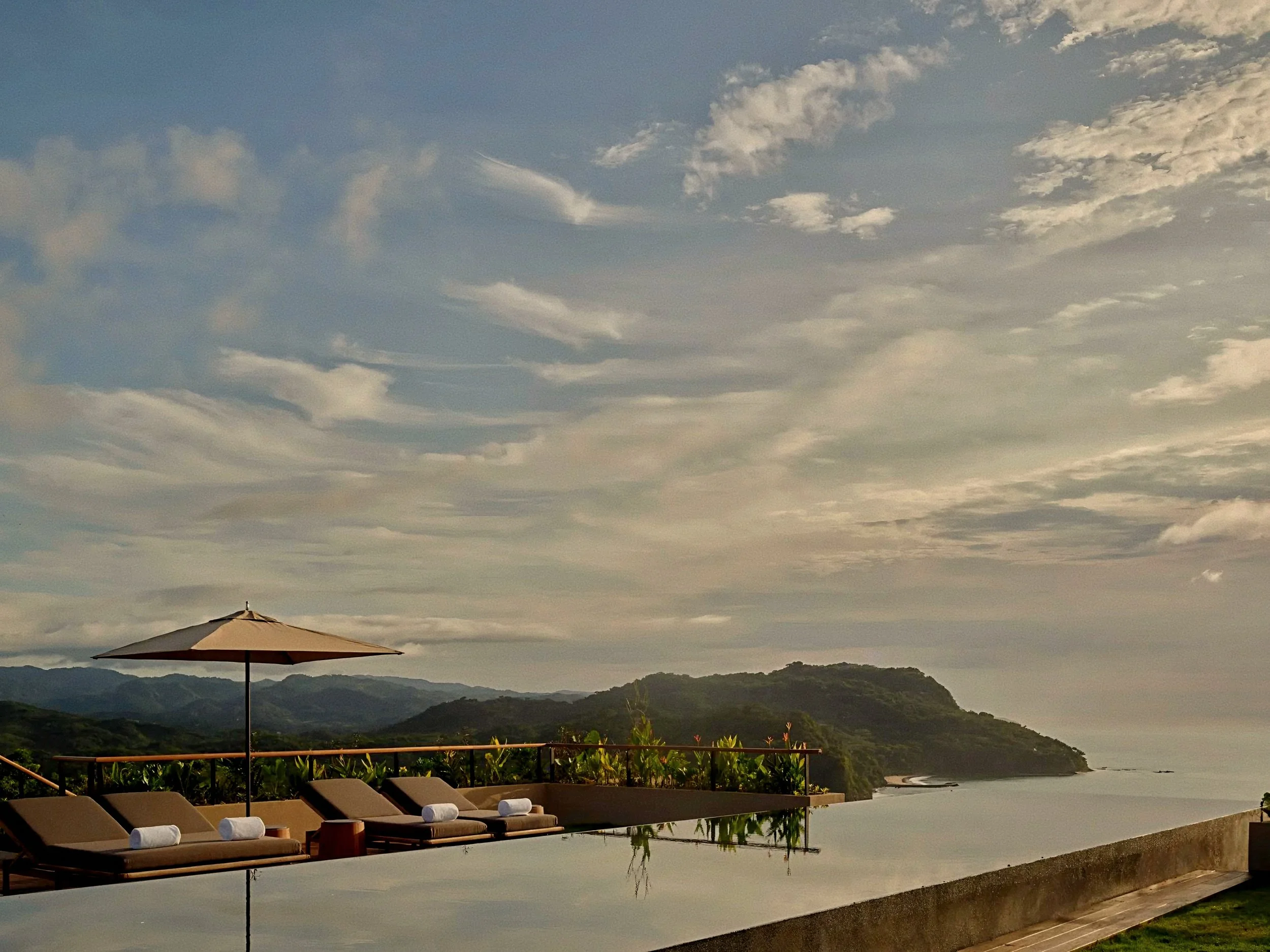 Cliffside infinity pool at Rosewood Mandarina, Monteón luxury resort in Riviera Nayarit, Mexico.