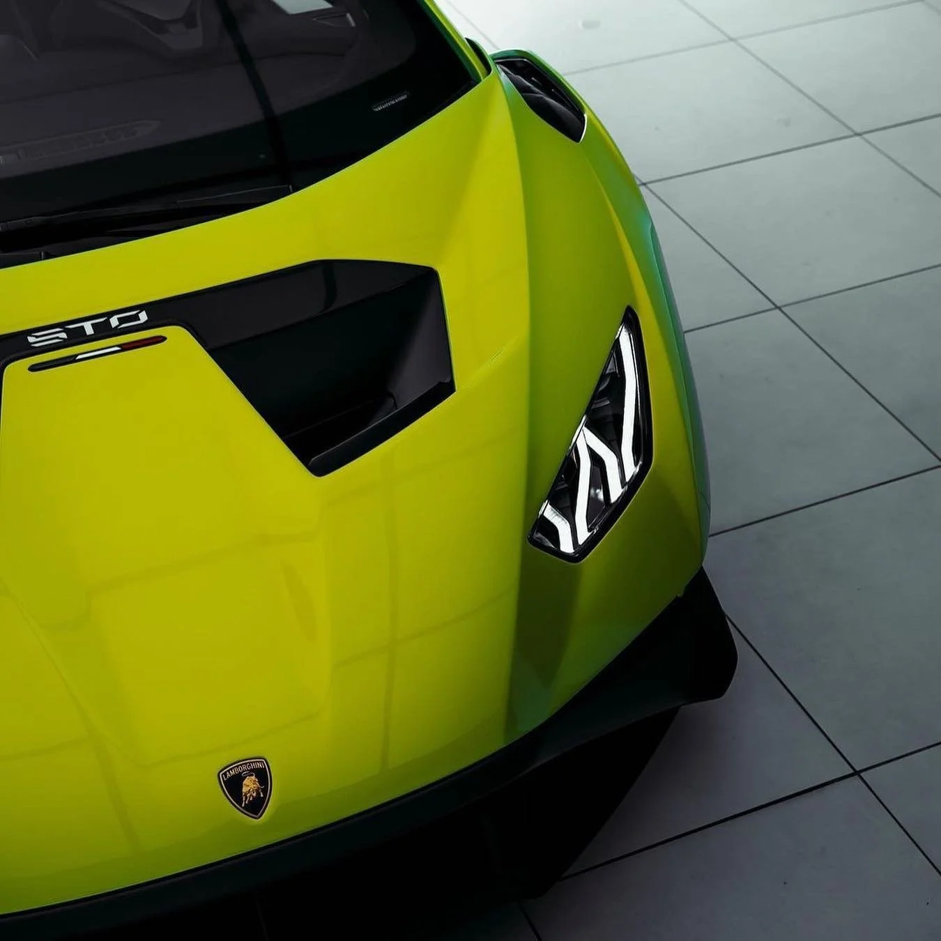 LAMBO BONNET