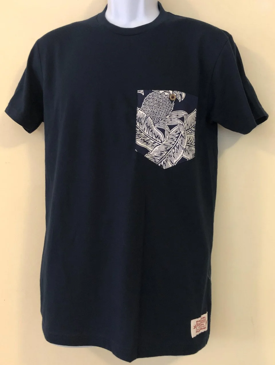 T291-Kainalu-navy-on-navy-t-lrg.jpg