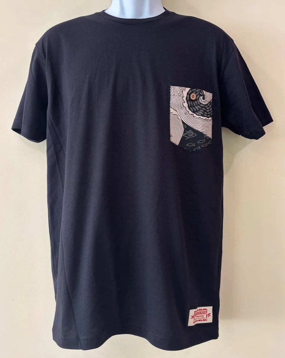 T060-Ama-blk-tee-lrg.jpg