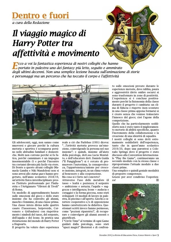 Un articolo di giornale con il titolo "Dentro e fuori" e sottotitolo "Il viaggio magico di Harry Potter tra affettività e movimento". Include un'immagine di un gruppo di adolescenti davanti a un campo da calcio e un ricordo della saga di Harry Potter rappresentato da uno scudo con il logo di Hogwarts.