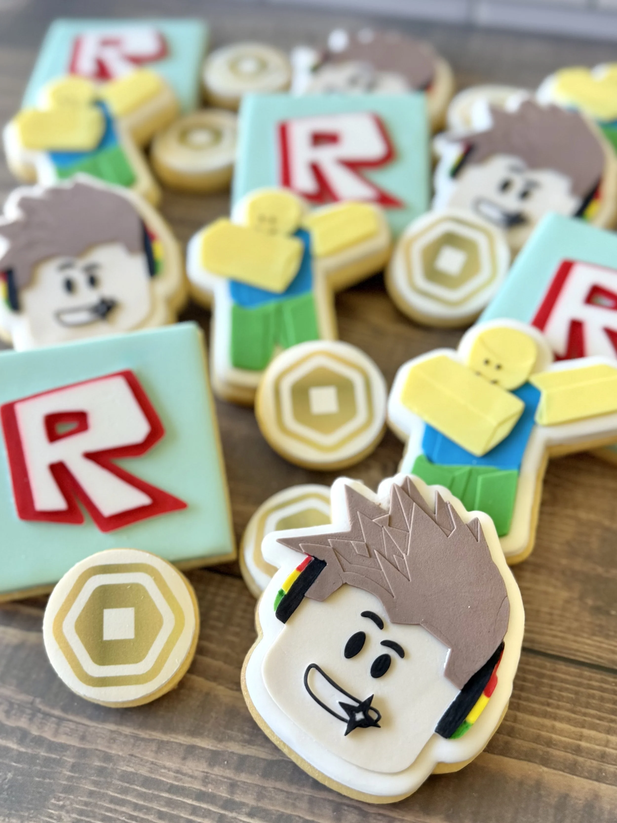 Gaming cookies featuring coins and gamer head