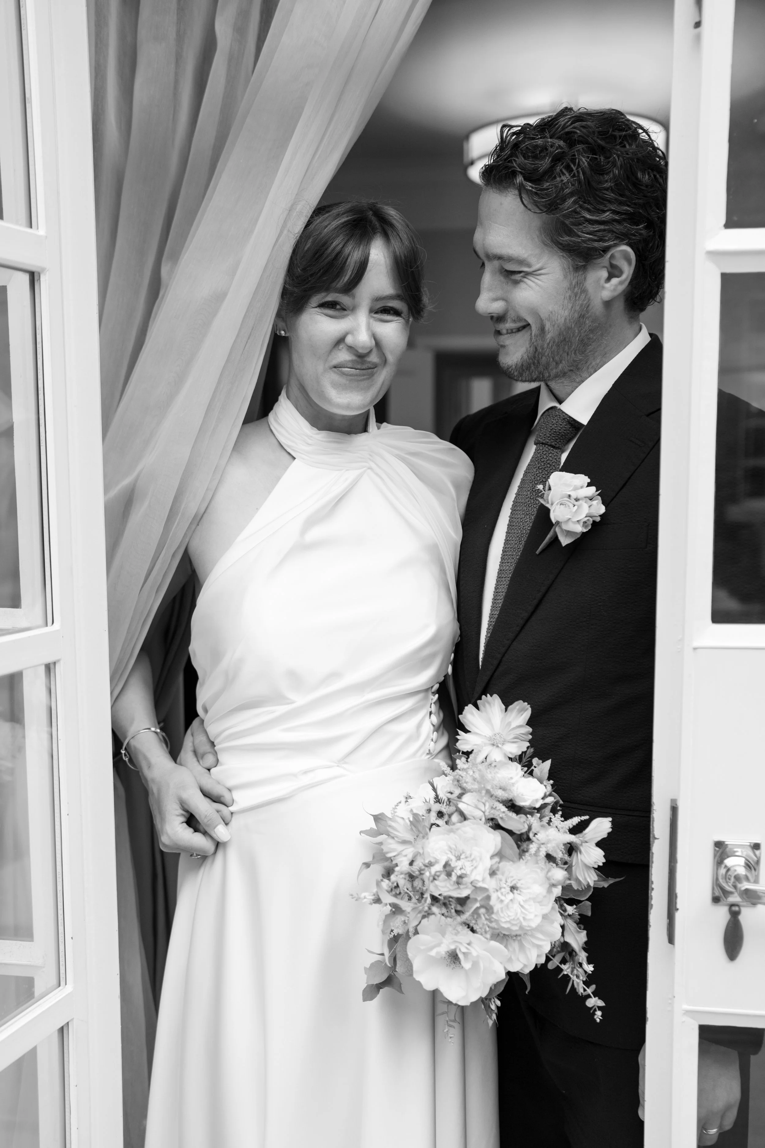 hackney town hall wedding, elegant london wedding, east london wedding, modern town hall wedding