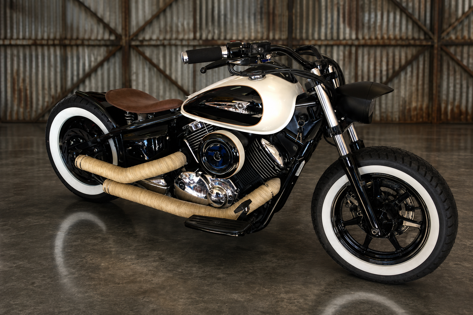 Bobber-Black-Cream-Hangar.png