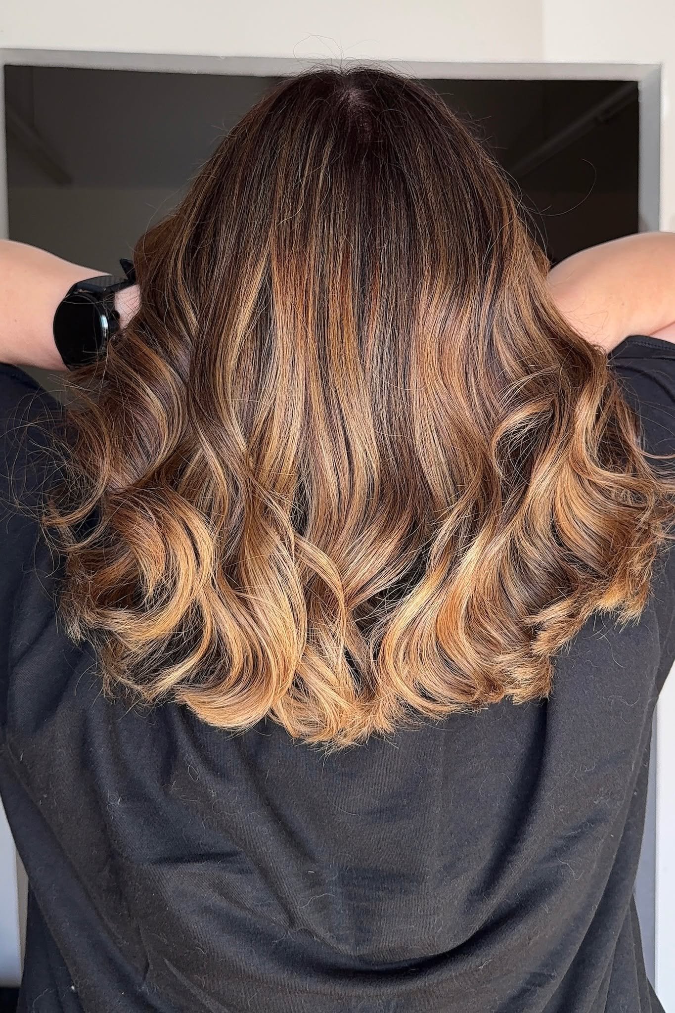 From dull and grown out to rich, dimensional, and full of shine. ✨

A customized color transformation featuring soft caramel ribbons and a fresh cut for added movement and dimension. 🤎

Ready for your own hair refresh?
📥 DM us for inquries/bookings