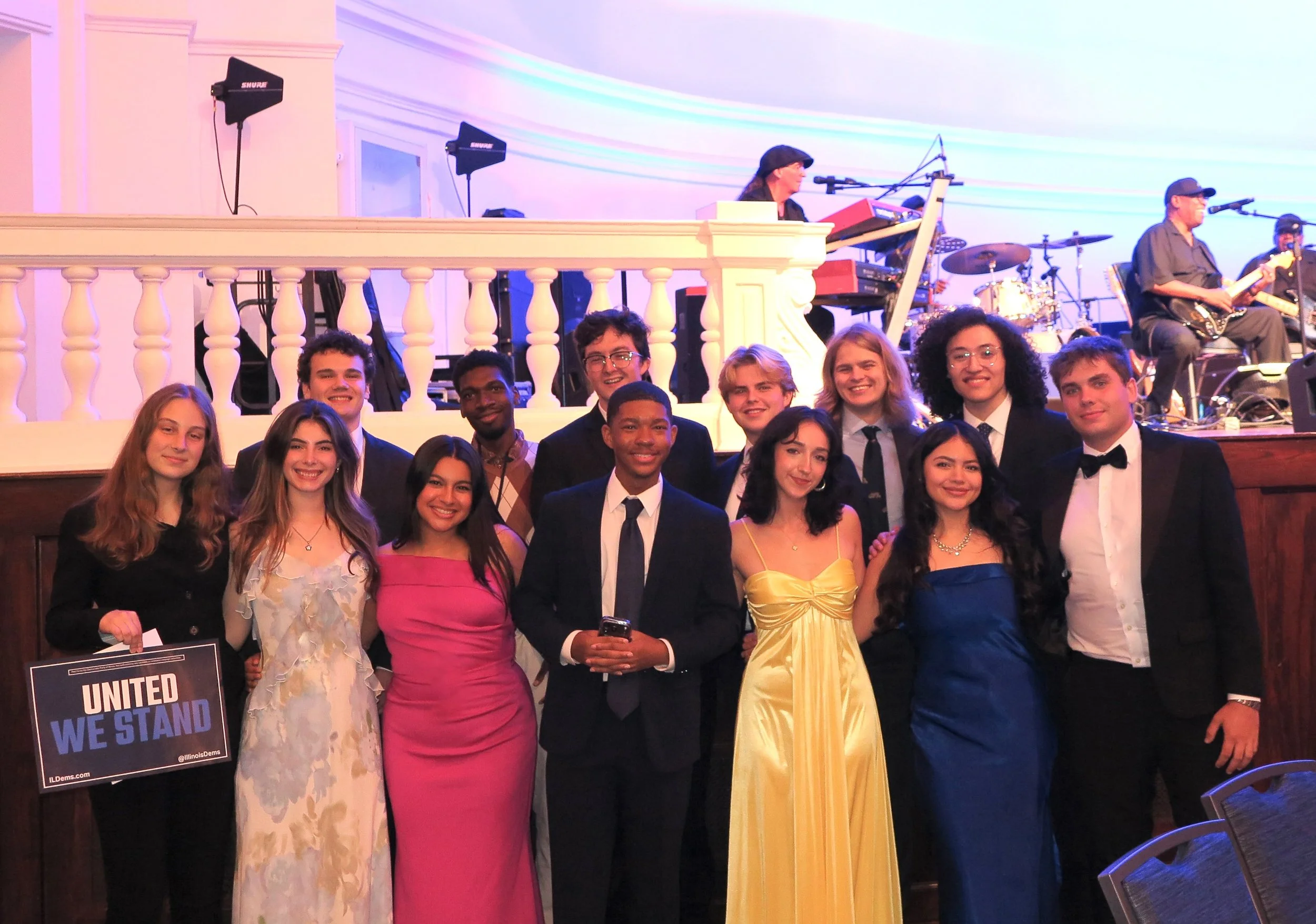 The College Democrats of Illinois had a fantastic time at the @illinoisdems annual gala! 💙 Democrats across Illinois know how much power and voice college students have 💥‼️. We&rsquo;re excited to continue working to get Democrats elected up and do
