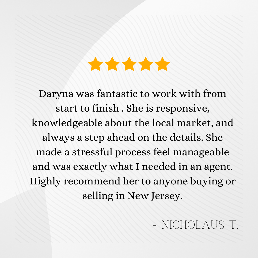 Customer review with five orange stars, praising Daryna for being responsive, knowledgeable, detail-oriented, and stress-manageable in real estate in New Jersey.