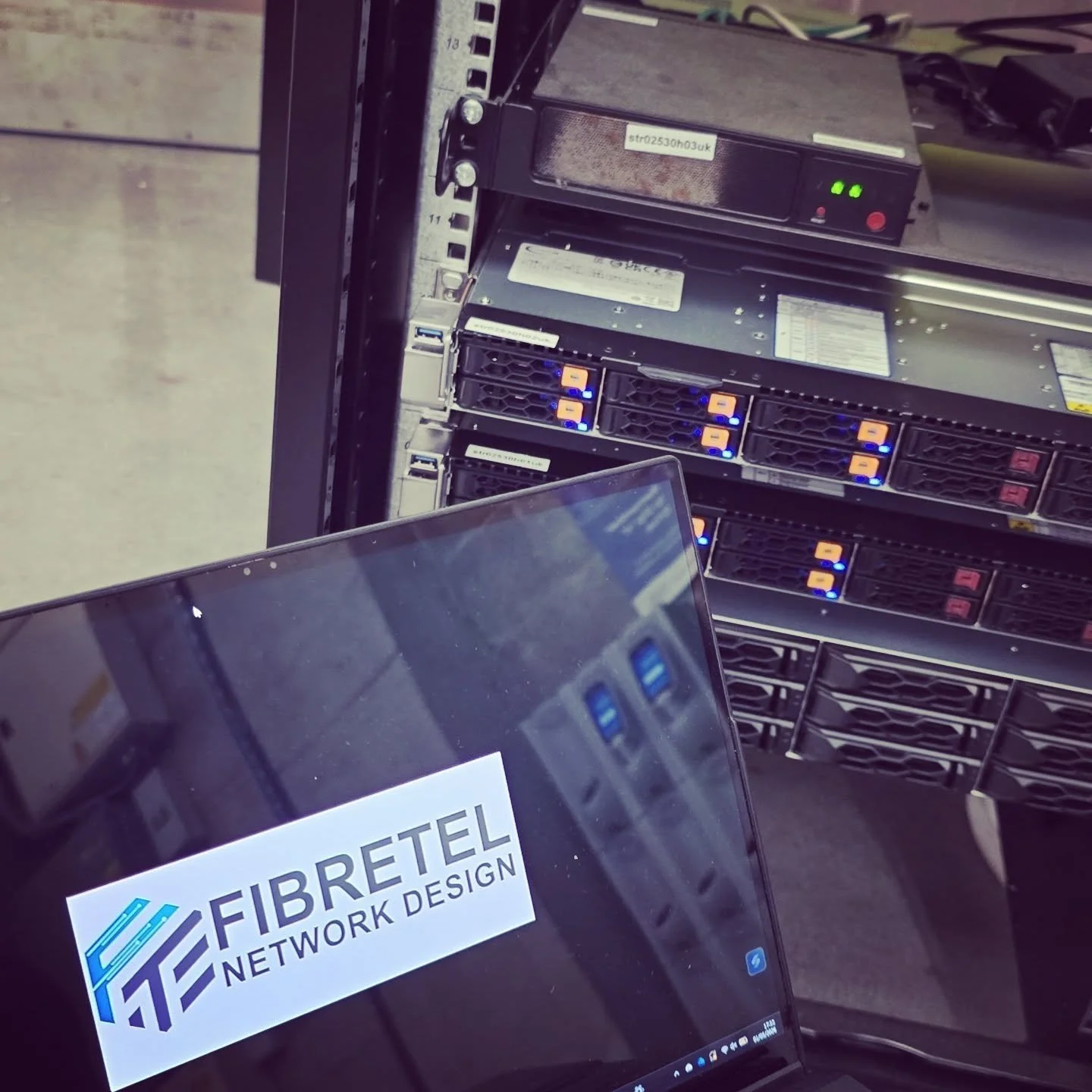 Server configured and ready to handle the load.  #fibretel #ServerLife #ITProjects #FieldEngineer