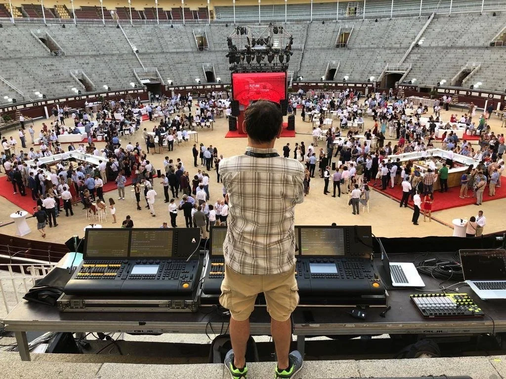 Alfredo Corni alla Plaza de Toros di Madrid, Las Ventas, che lavora con consolle GrandMa 2