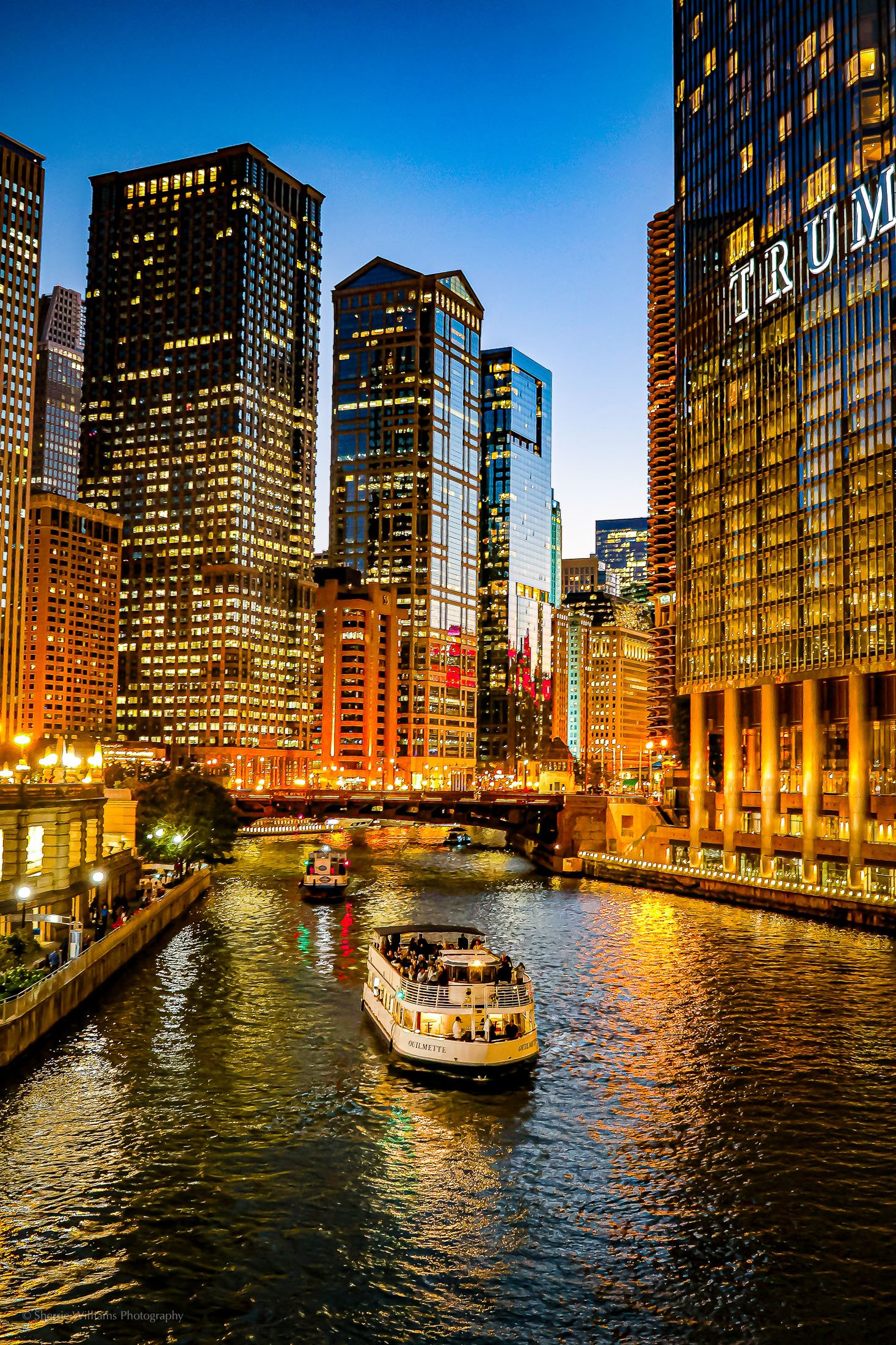 CHICAGO, IL