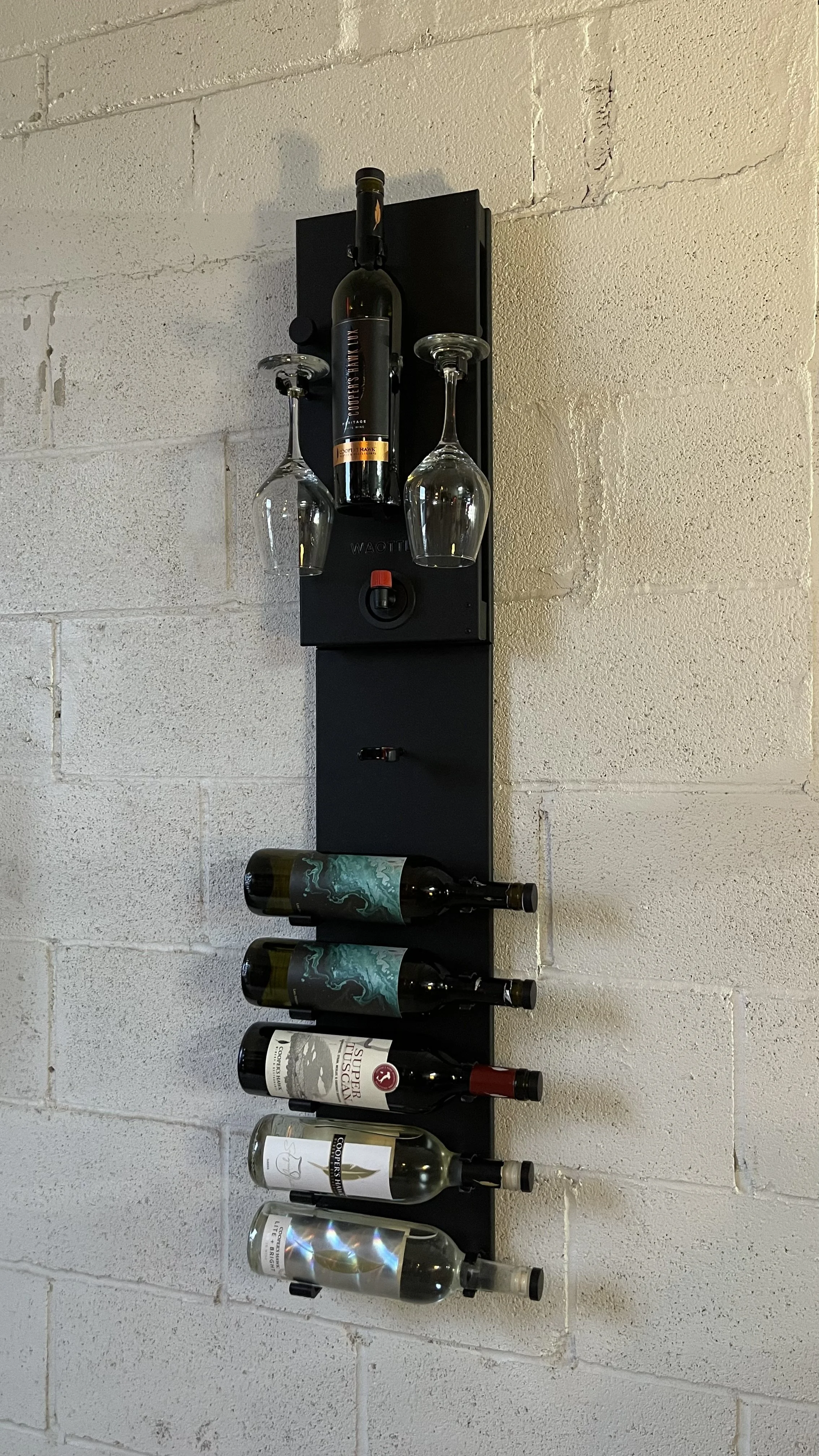 The WAOTTLE WineRack Dispenser