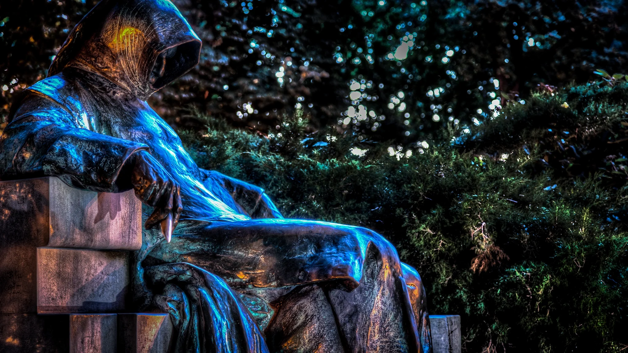 Anonymous Statue in City Park, Budapest — travel editorial