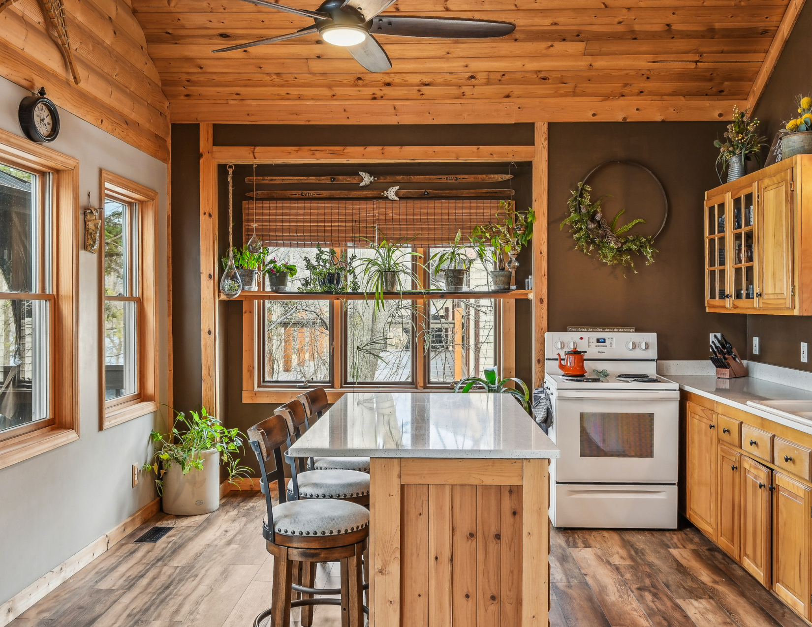 15899 SUNSET | $595,000 | SELLER REPRESENTATION