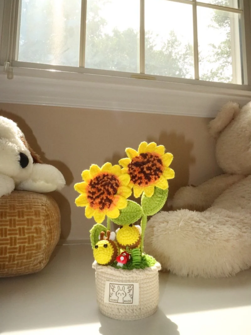 Sunflower Pot with Bumblebees