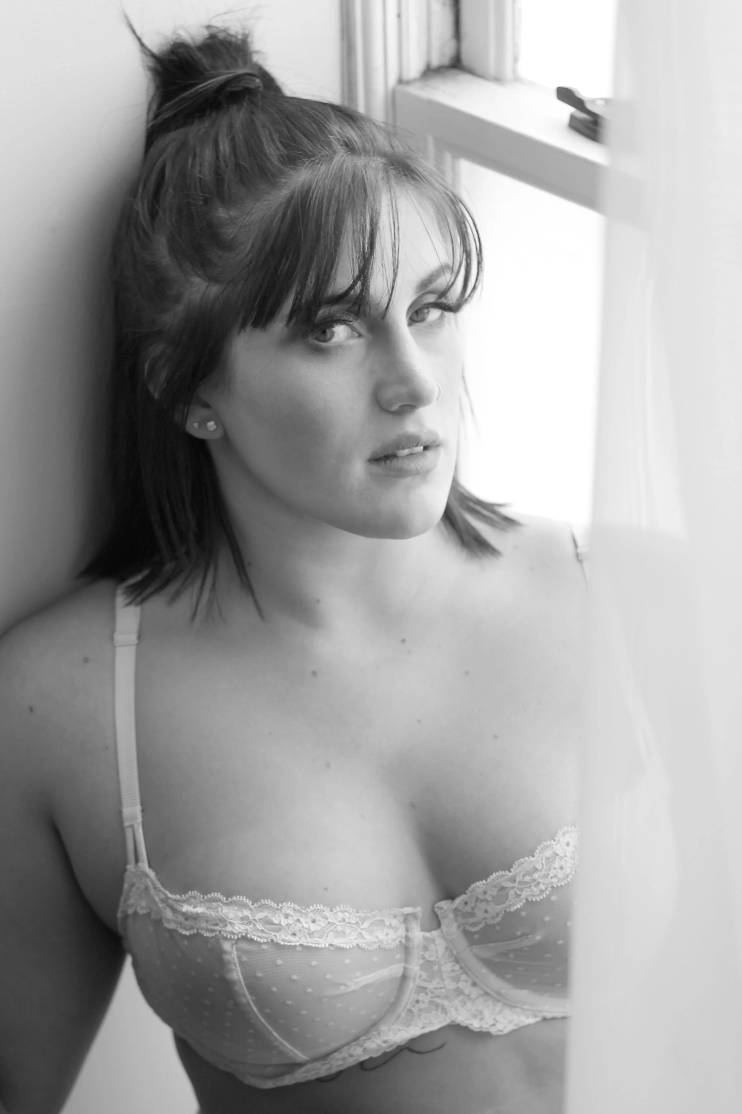 Mekayla_Window_08g.jpg