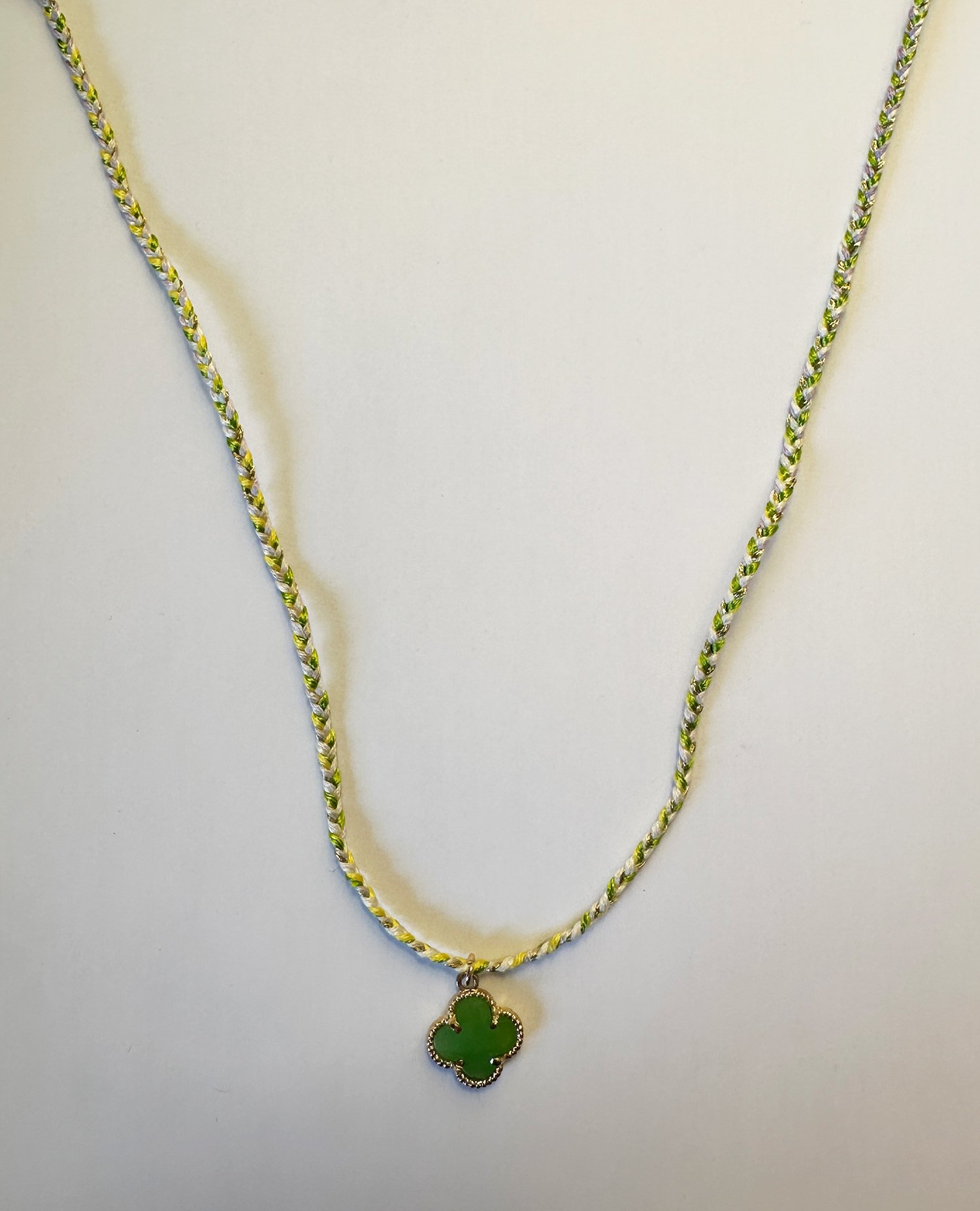 Green-Clover-Neecklace-2.jpg