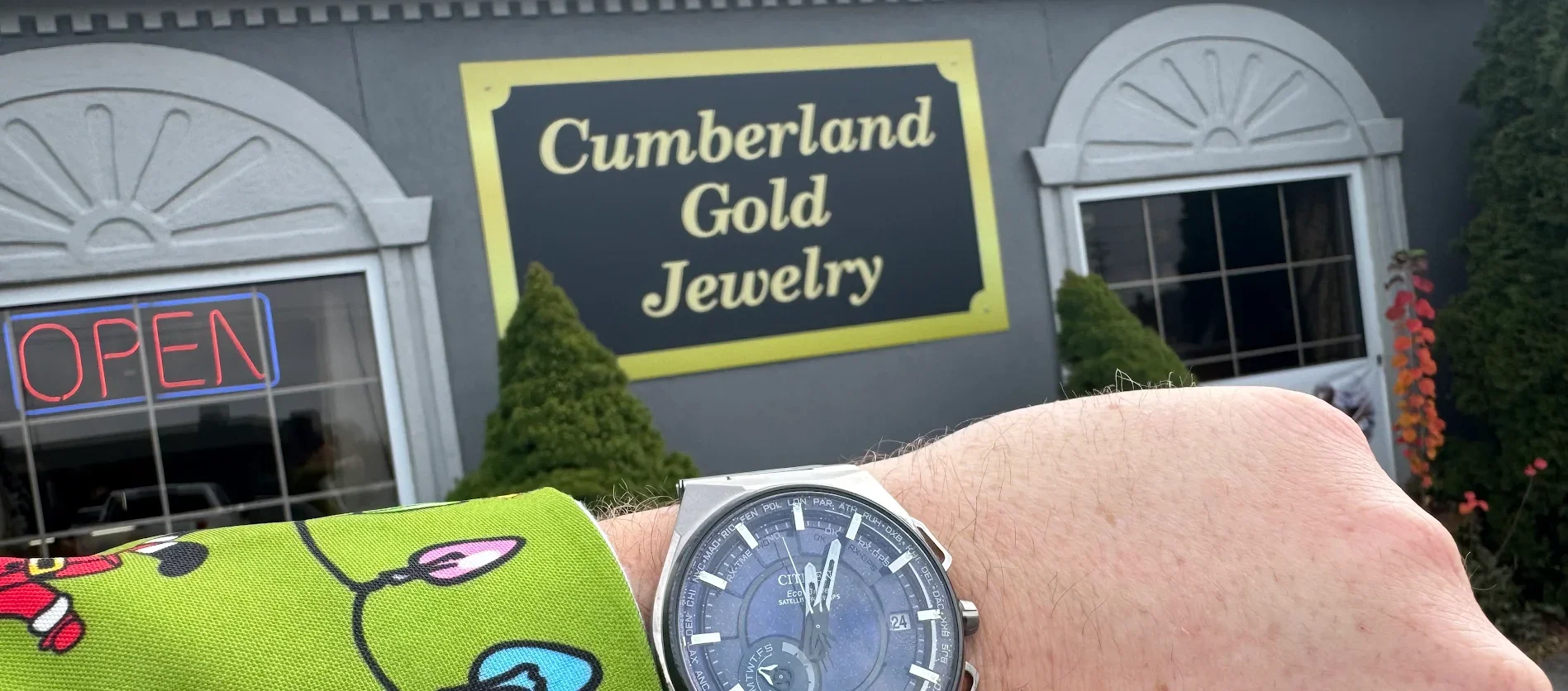 A customer review stating that he loved the service from getting his watch resized.