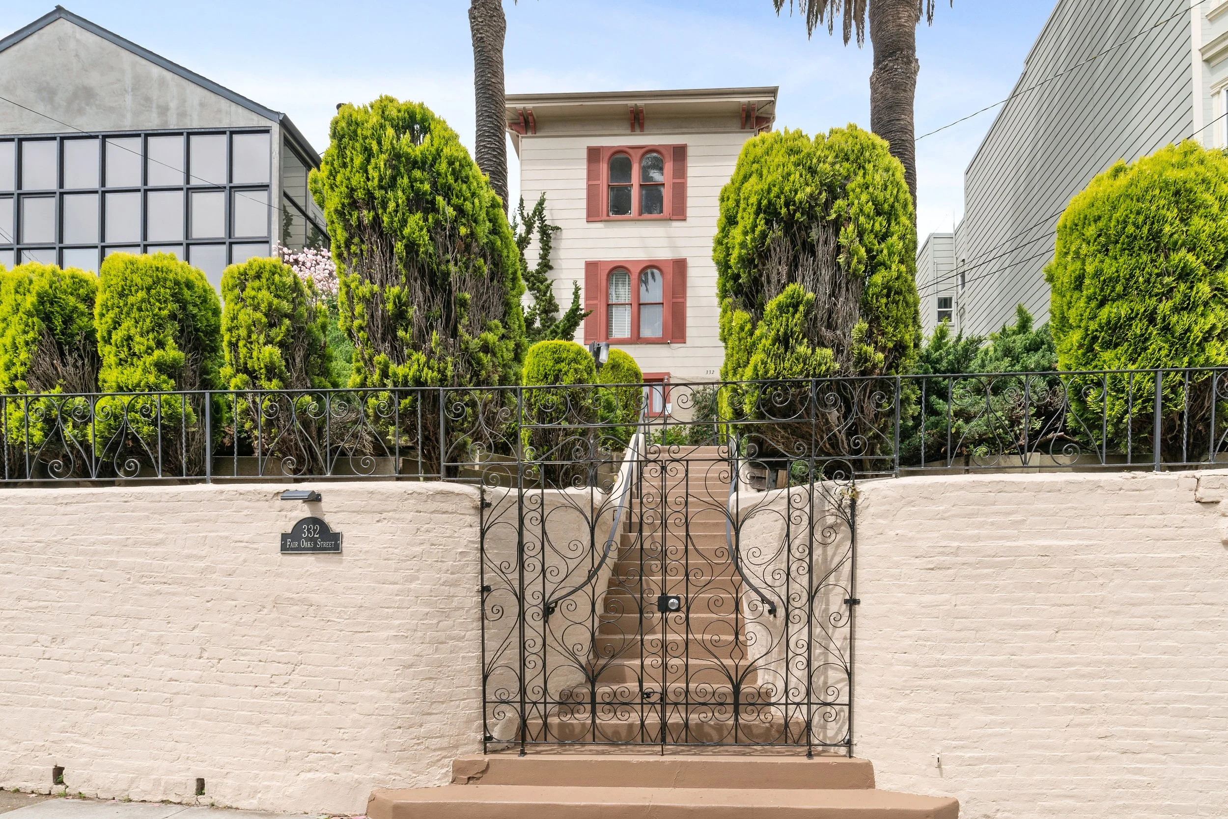 332 Fair Oaks