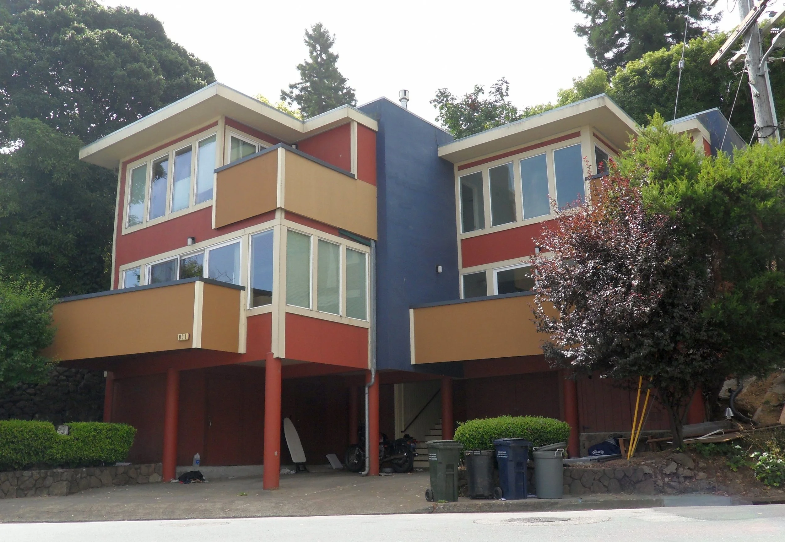 931 Bridgeway