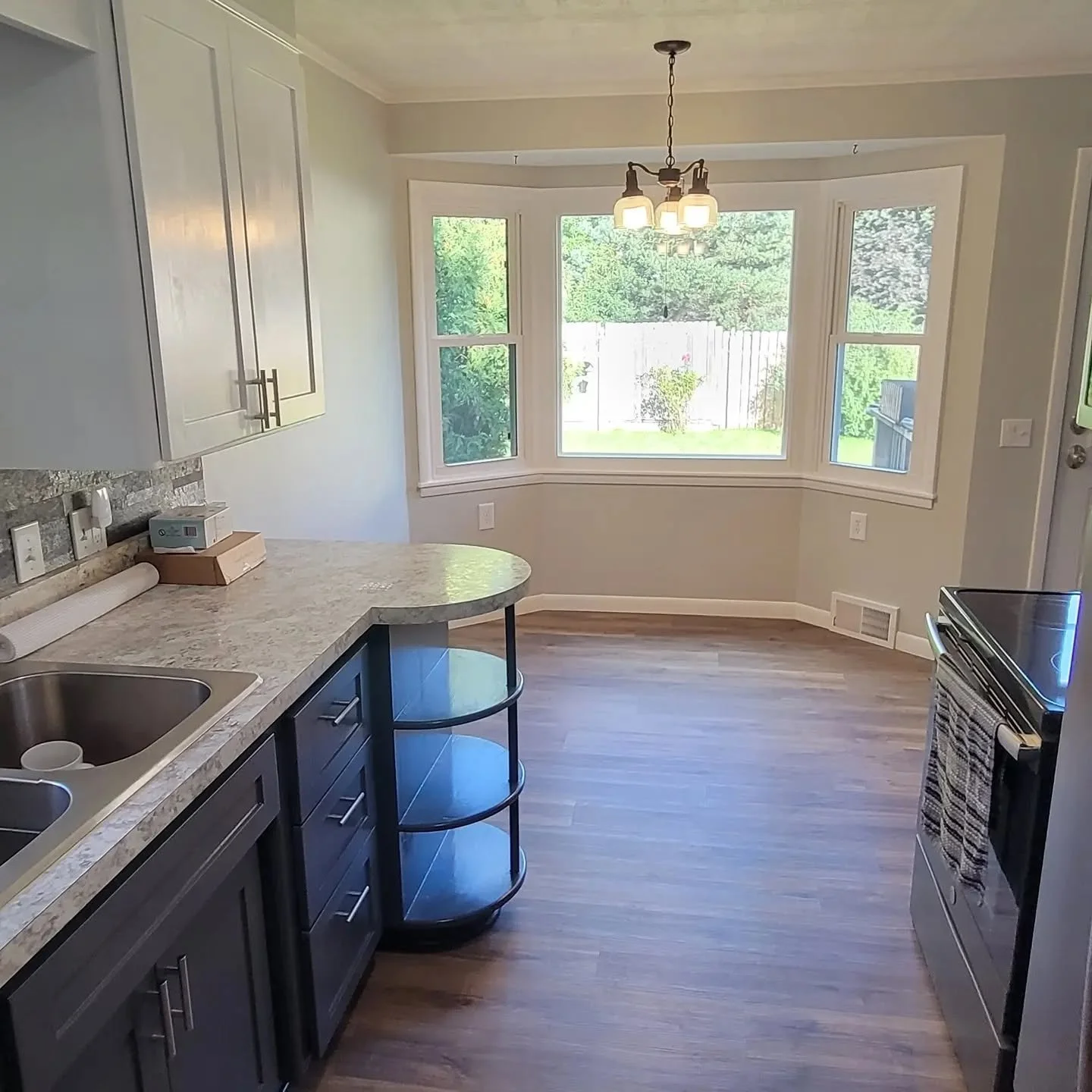 Deb kitchen3.jpg